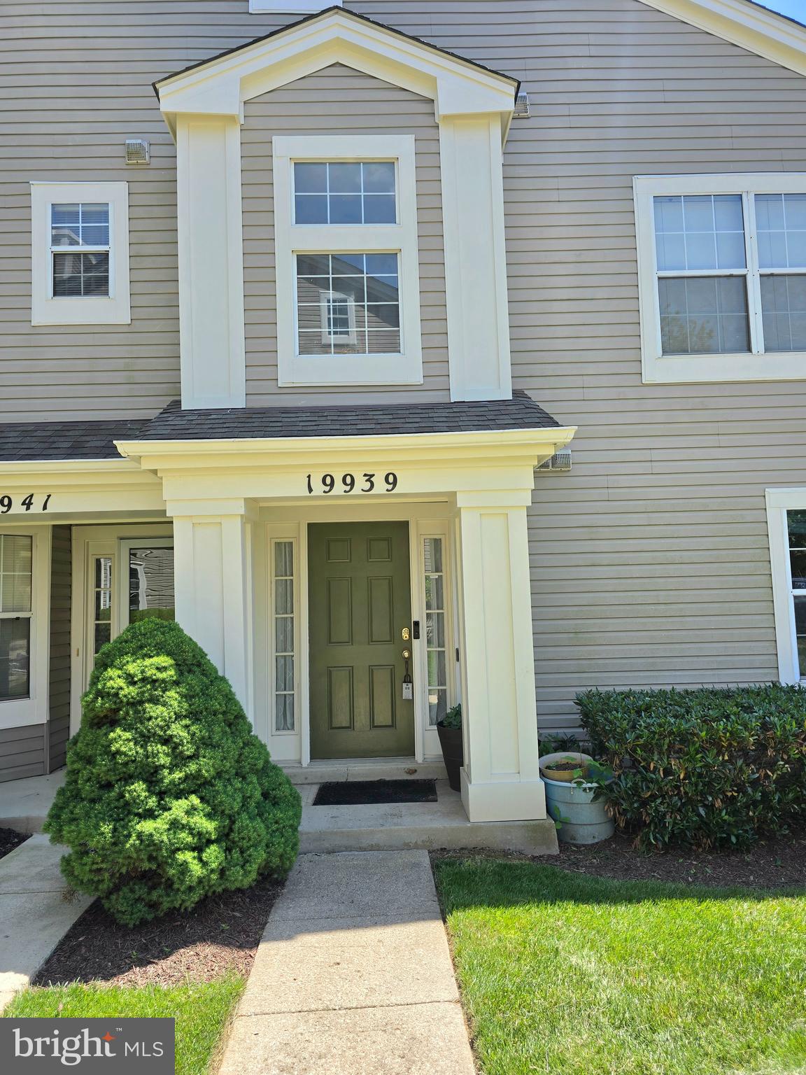 19939 DUNSTABLE CIRCLE 215