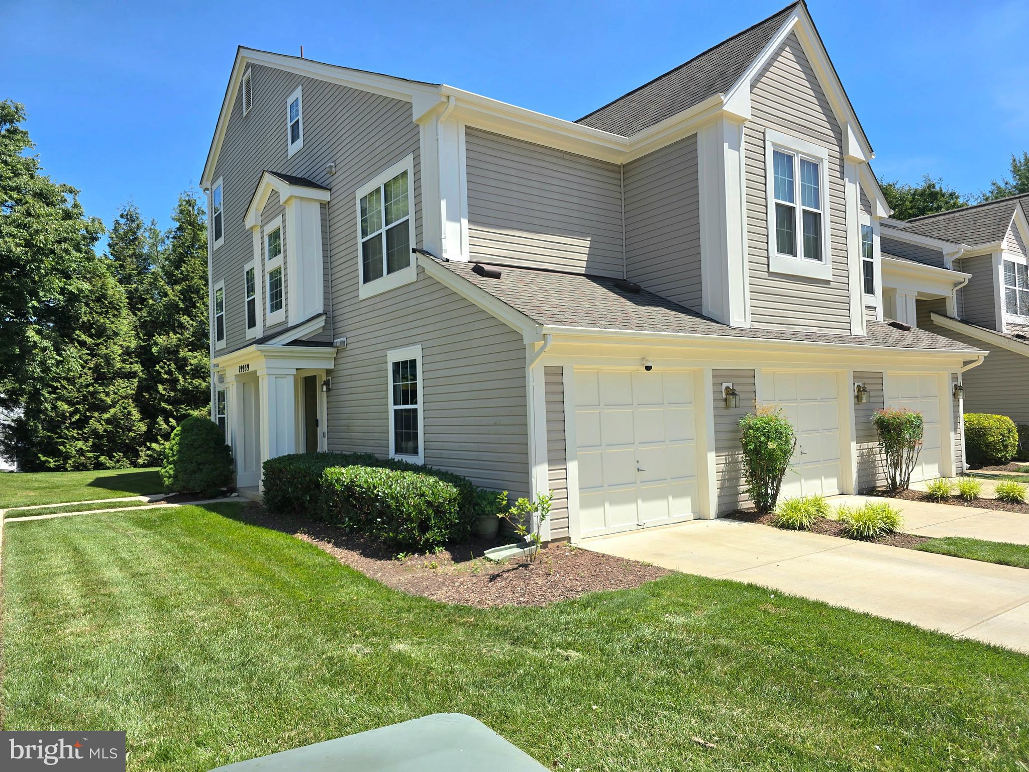 19939 DUNSTABLE CIRCLE 215