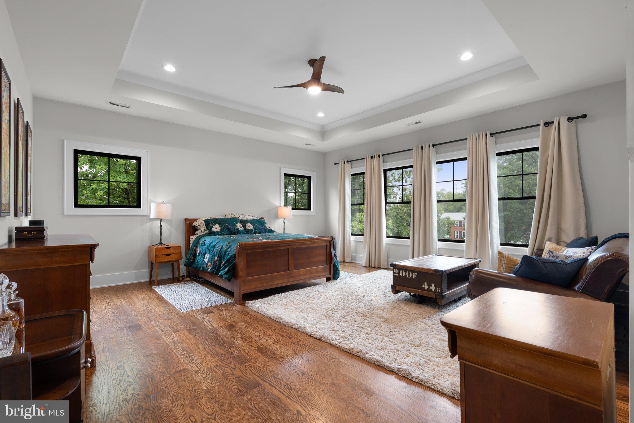 VIENNA WOODS - Residential