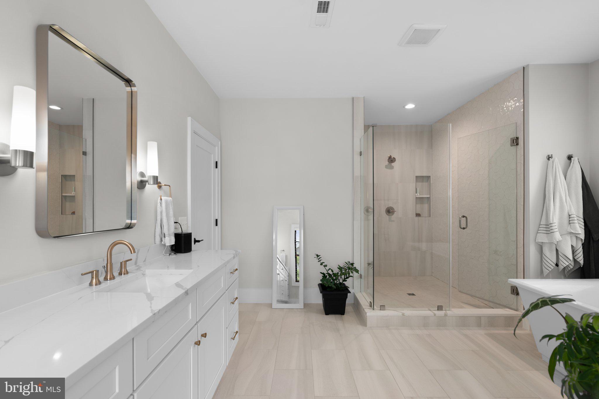 VIENNA WOODS - Residential