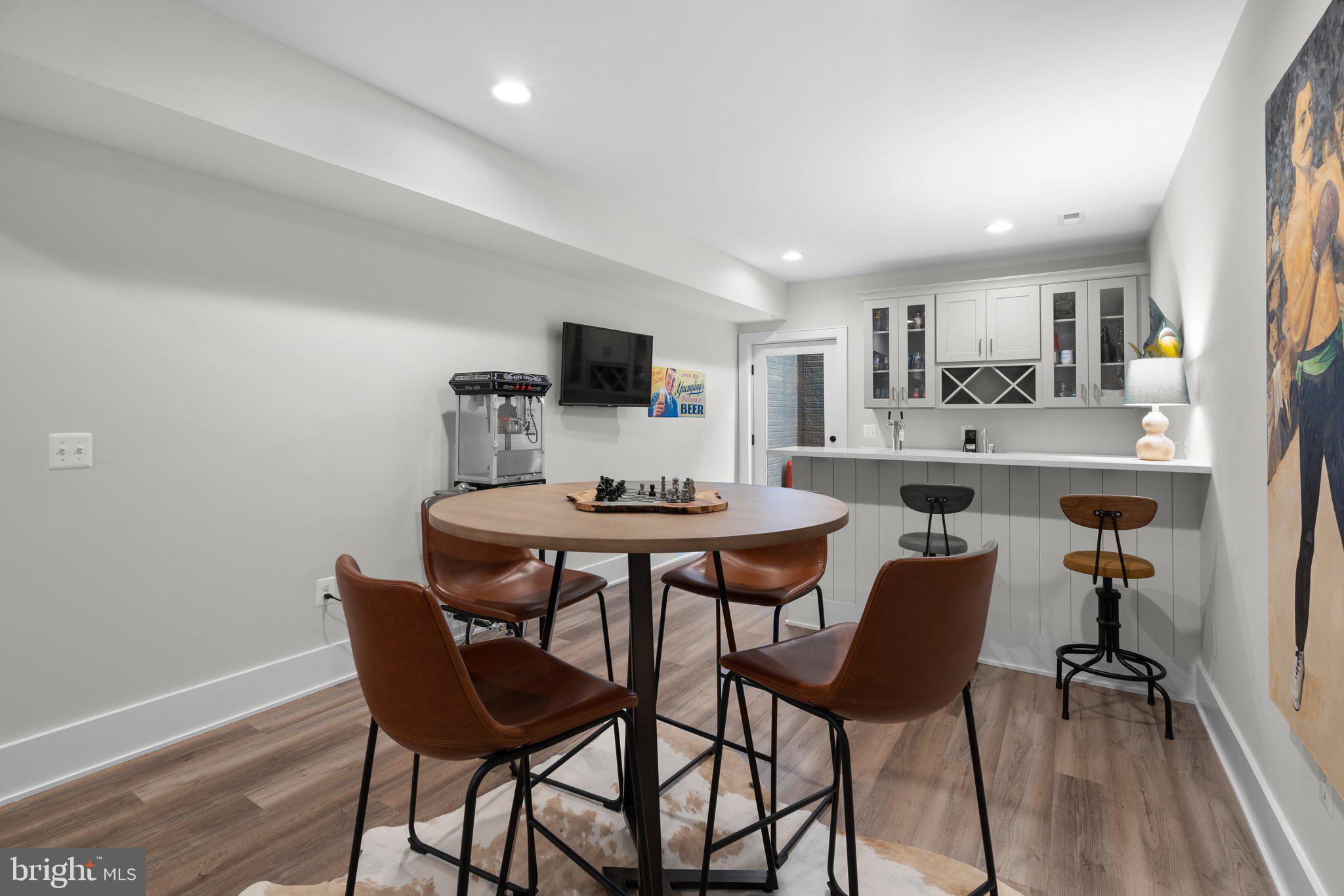 VIENNA WOODS - Residential