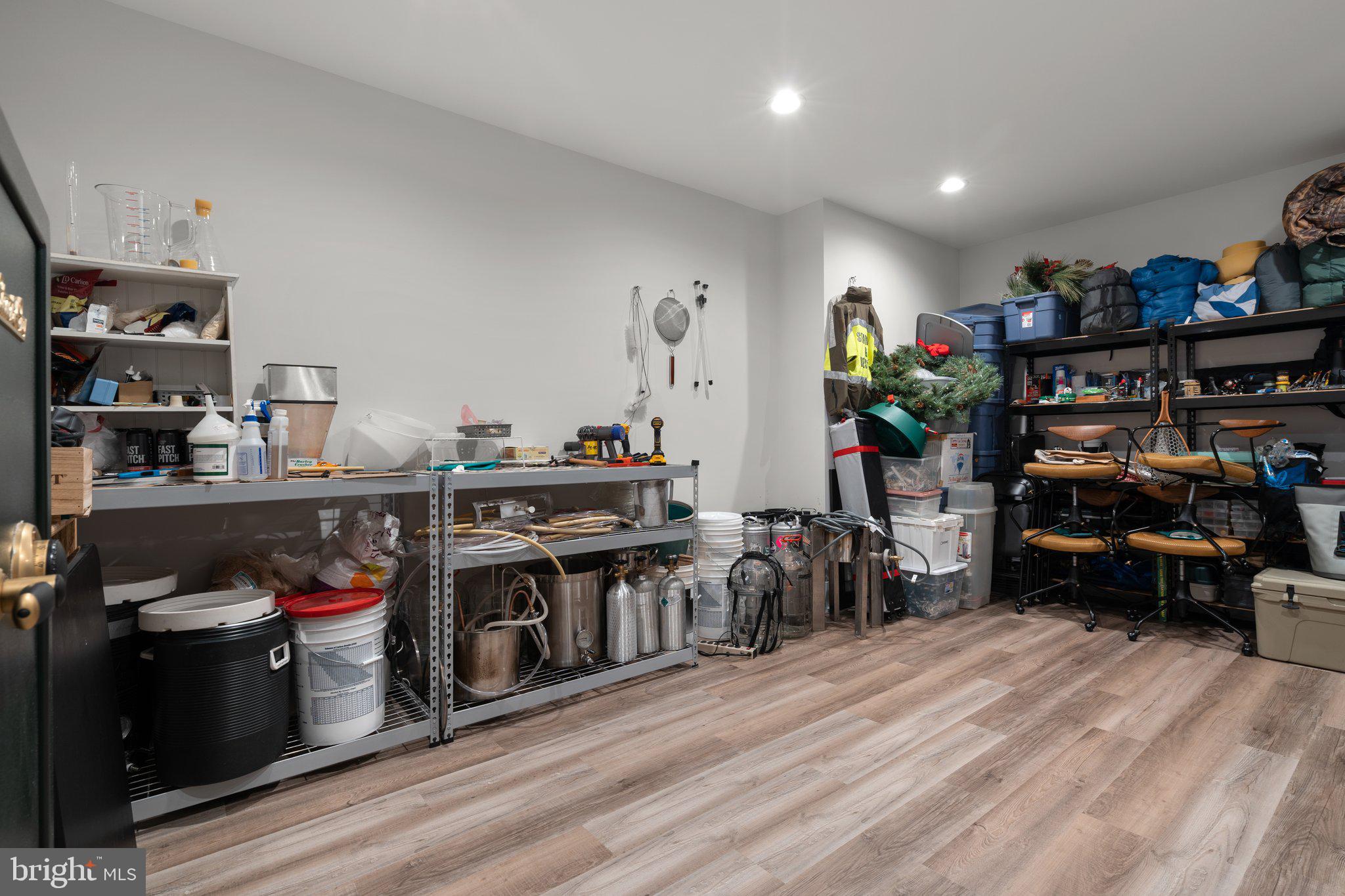 VIENNA WOODS - Residential