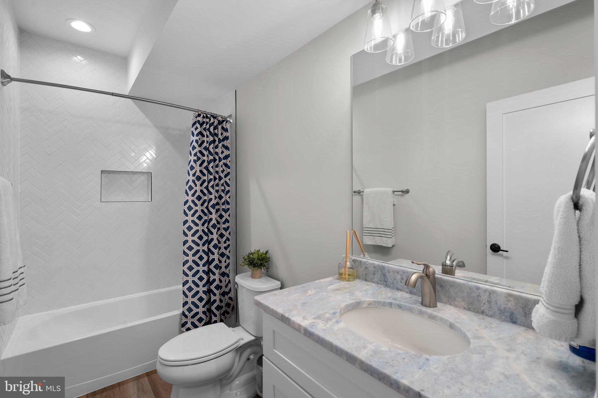 VIENNA WOODS - Residential