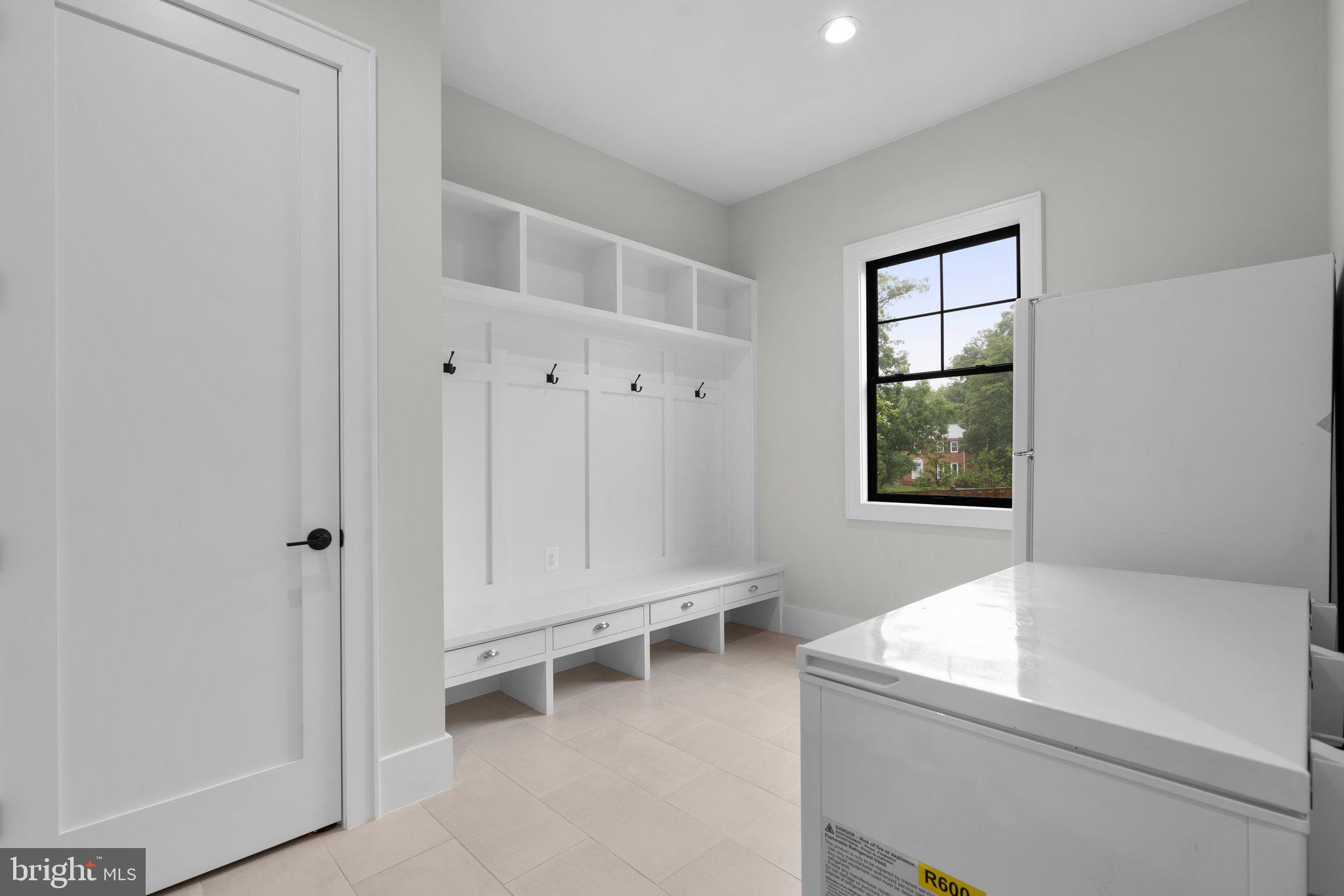 VIENNA WOODS - Residential