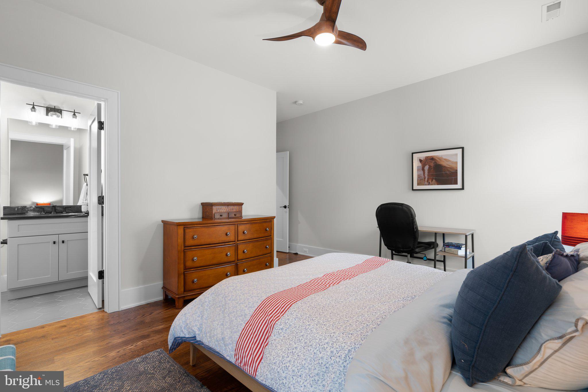 VIENNA WOODS - Residential