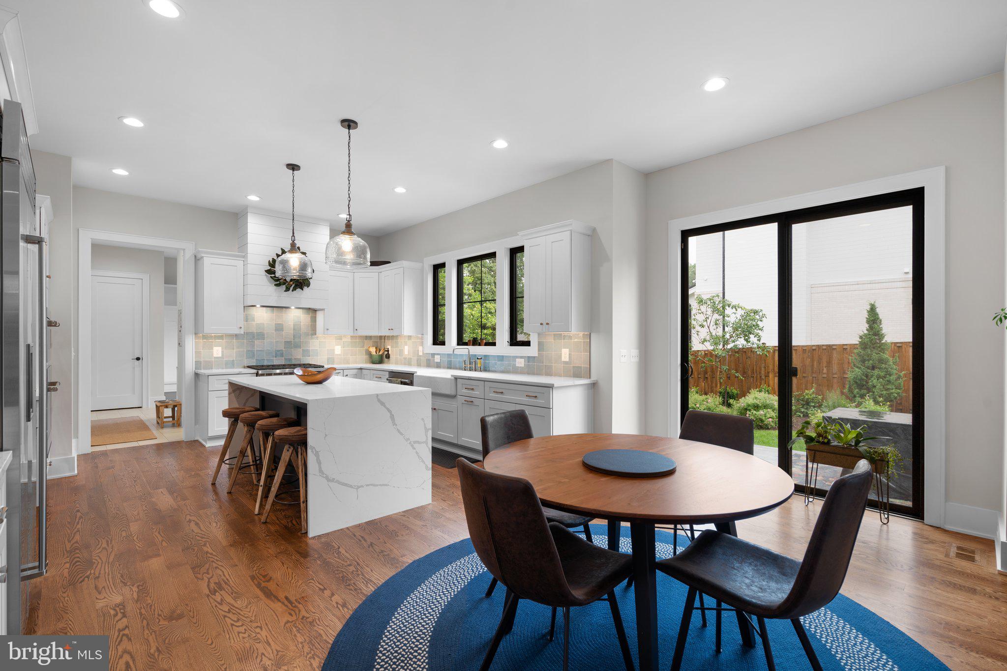 VIENNA WOODS - Residential