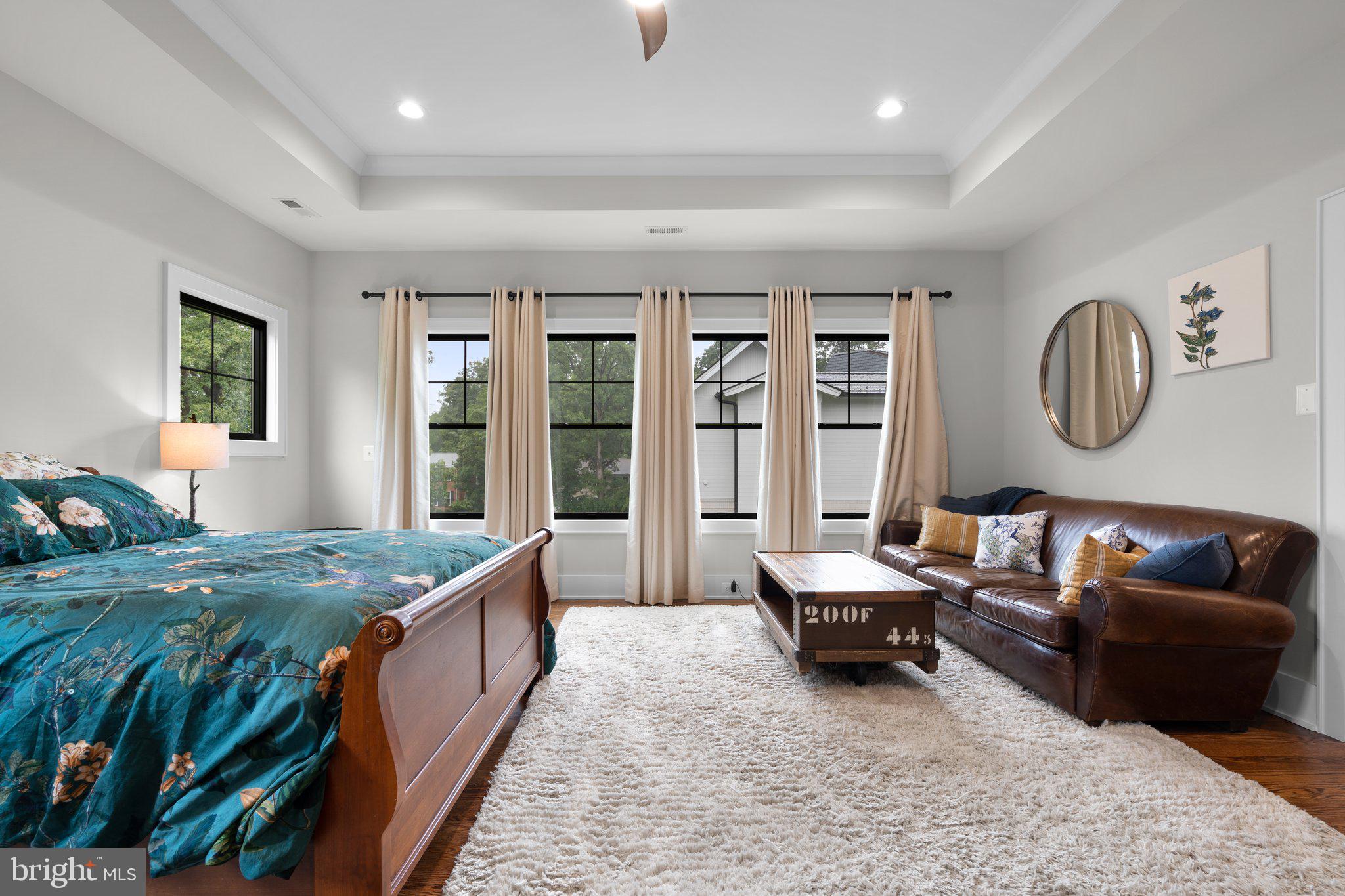 VIENNA WOODS - Residential