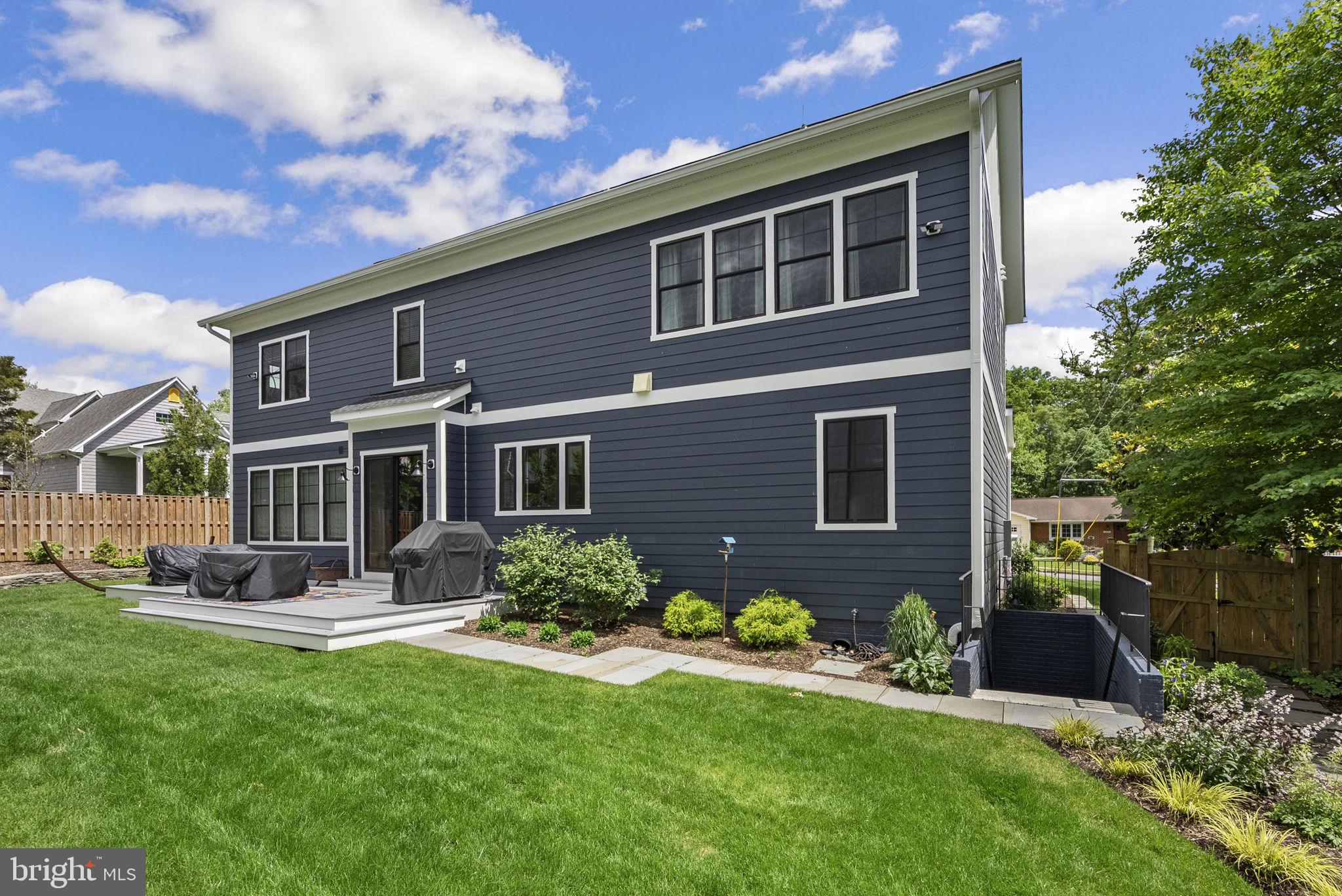 VIENNA WOODS - Residential