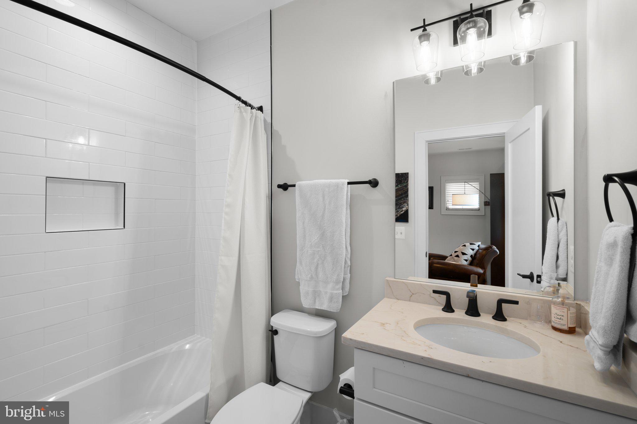 VIENNA WOODS - Residential