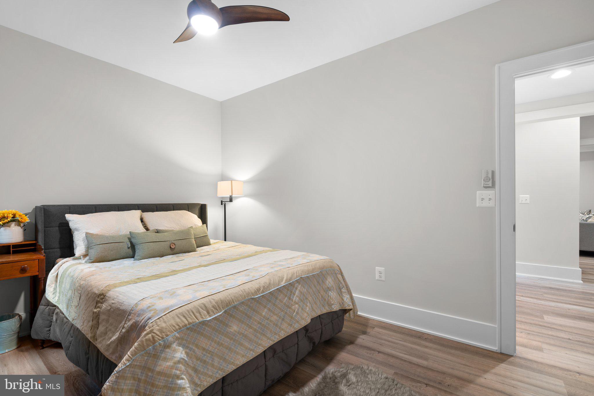 VIENNA WOODS - Residential