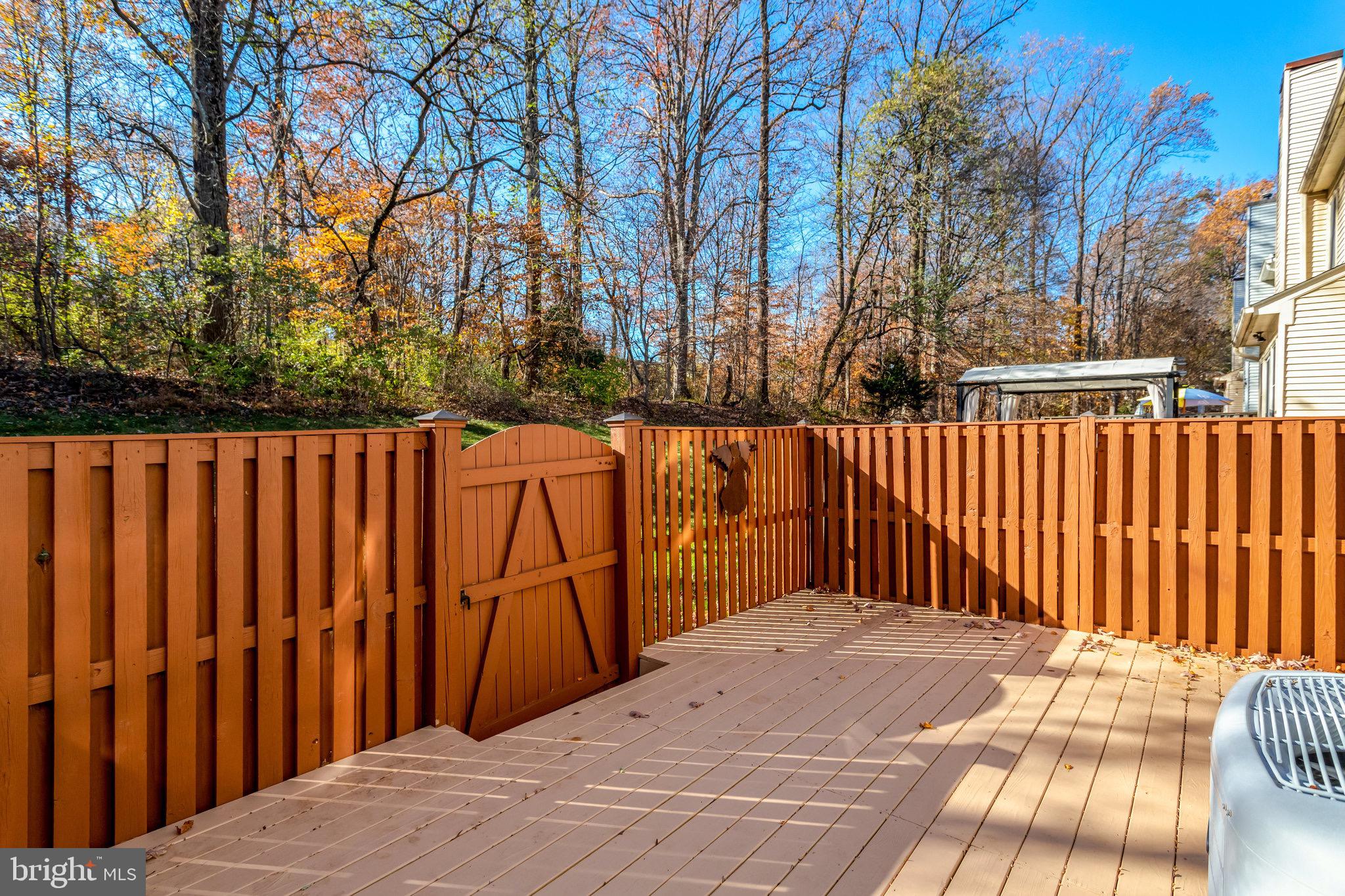 OVERLOOK POINTE - Residential