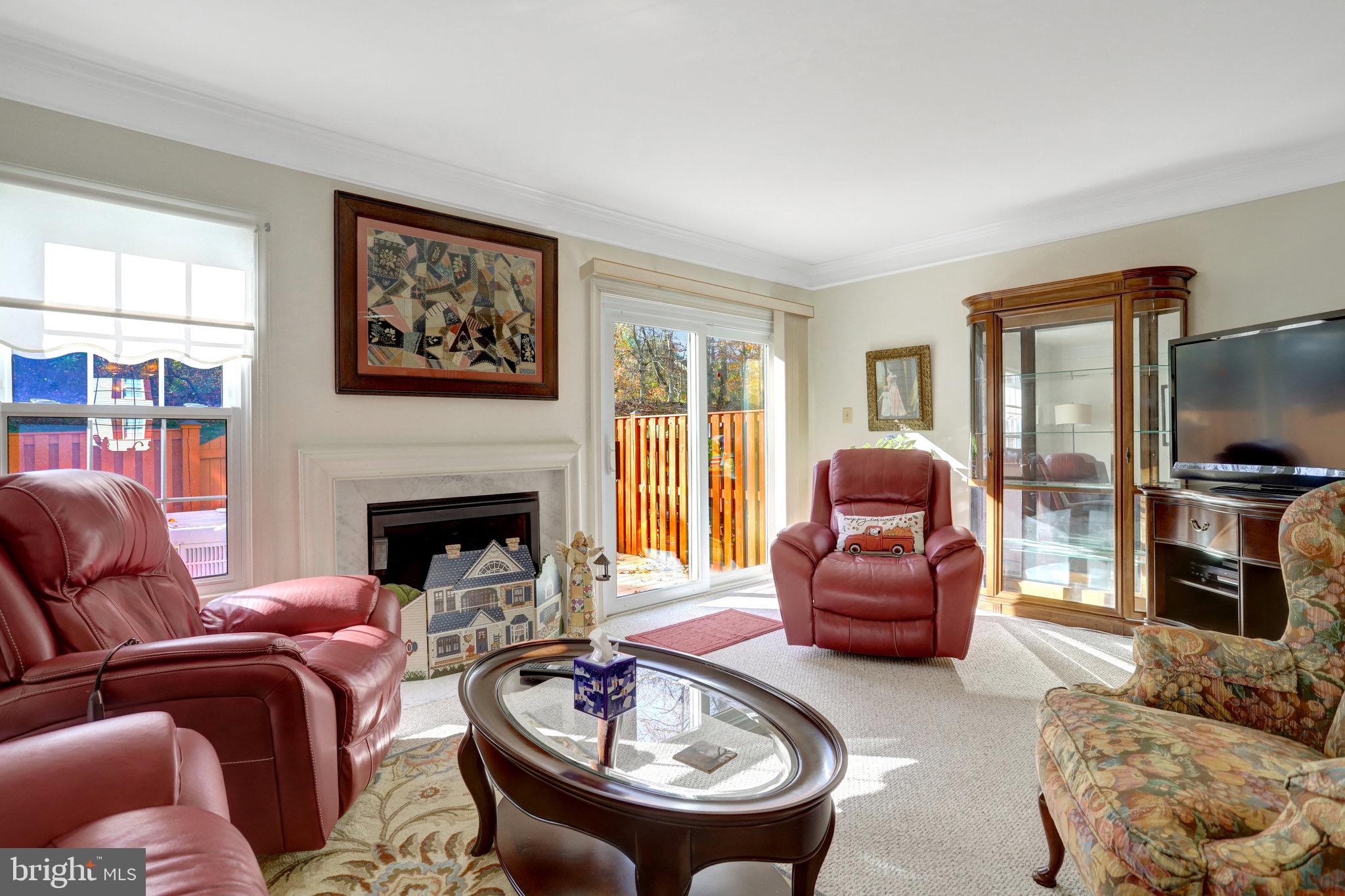 OVERLOOK POINTE - Residential