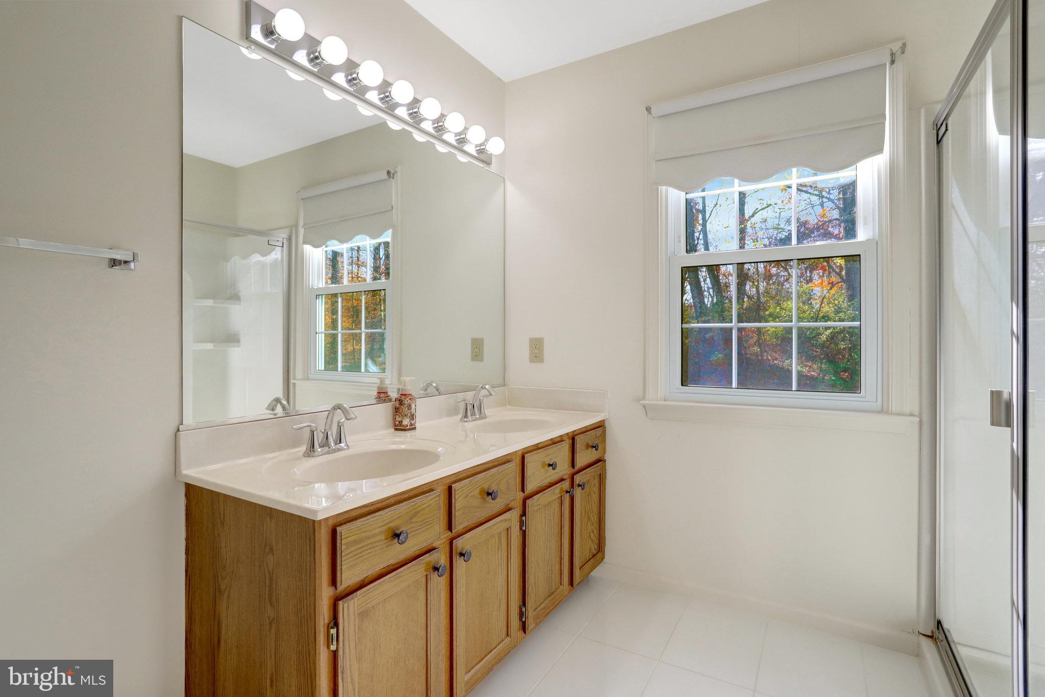 OVERLOOK POINTE - Residential