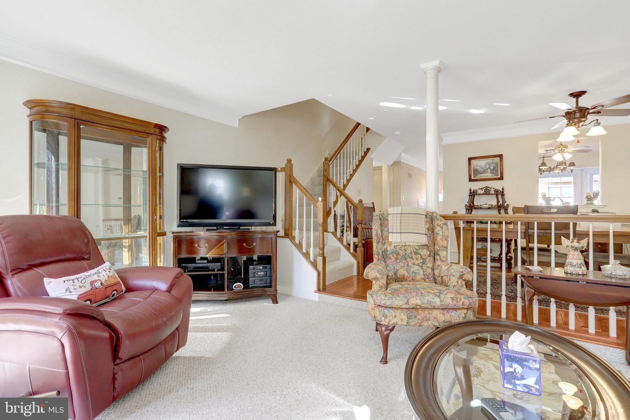 OVERLOOK POINTE - Residential