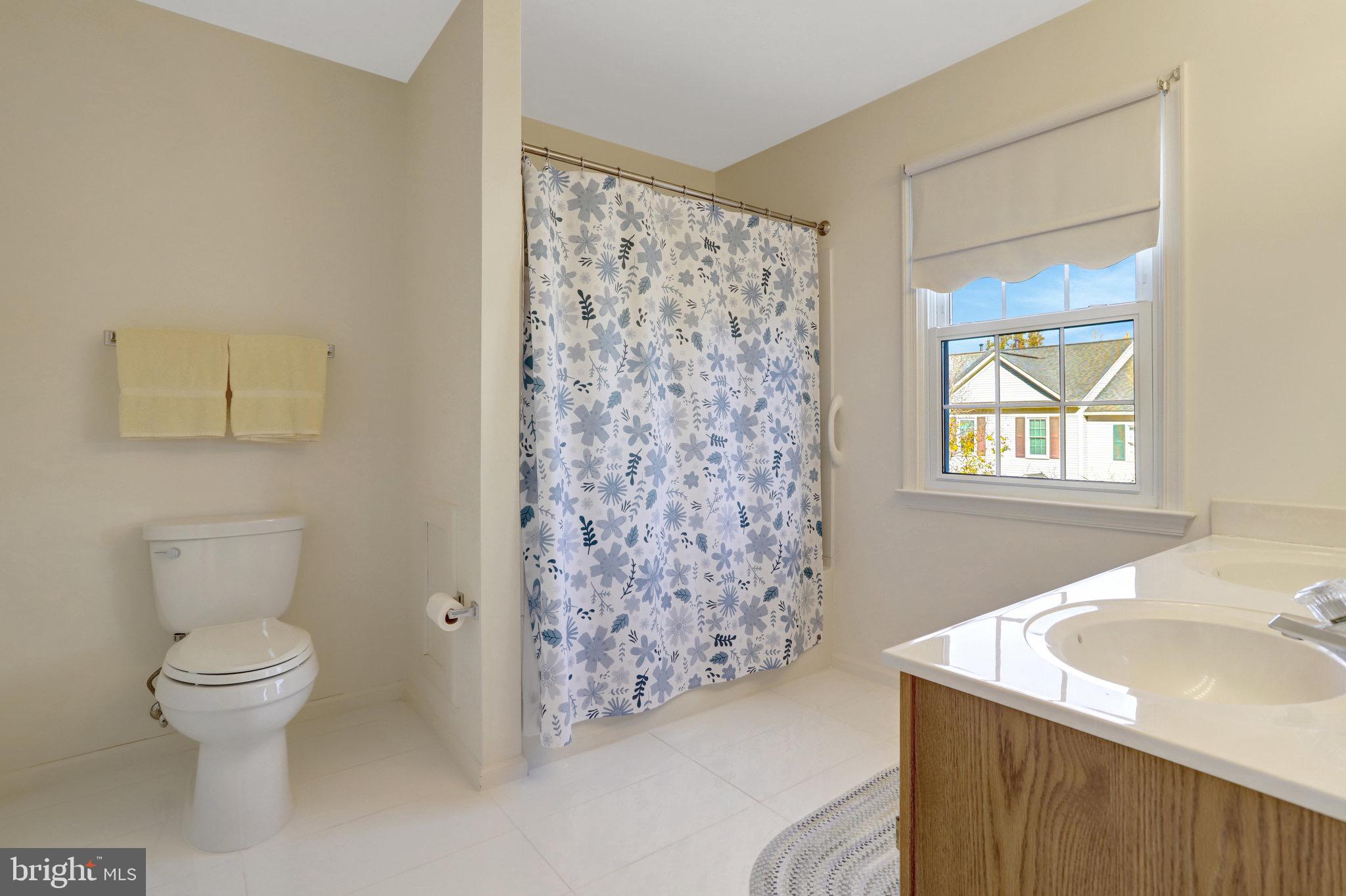 OVERLOOK POINTE - Residential