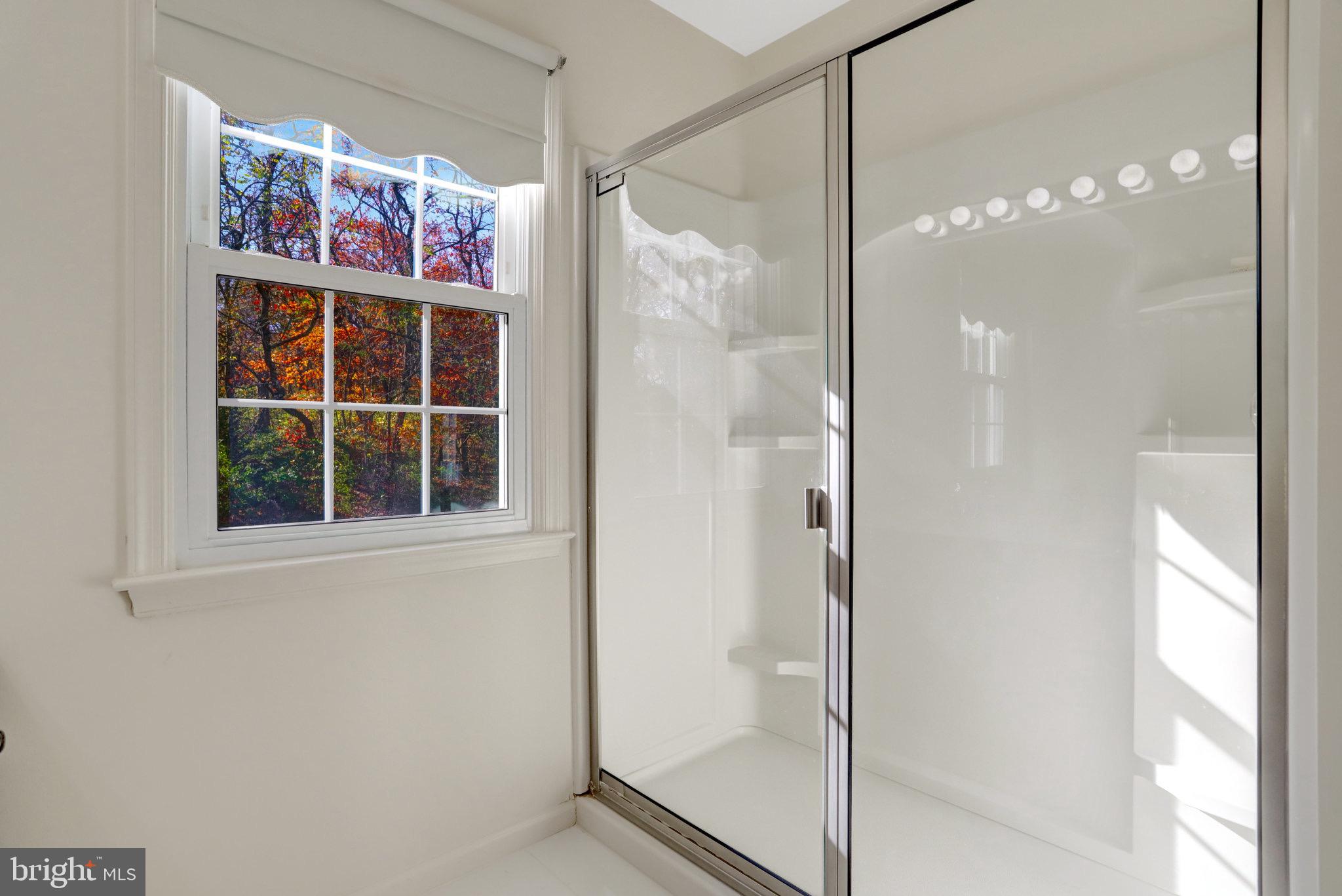 OVERLOOK POINTE - Residential