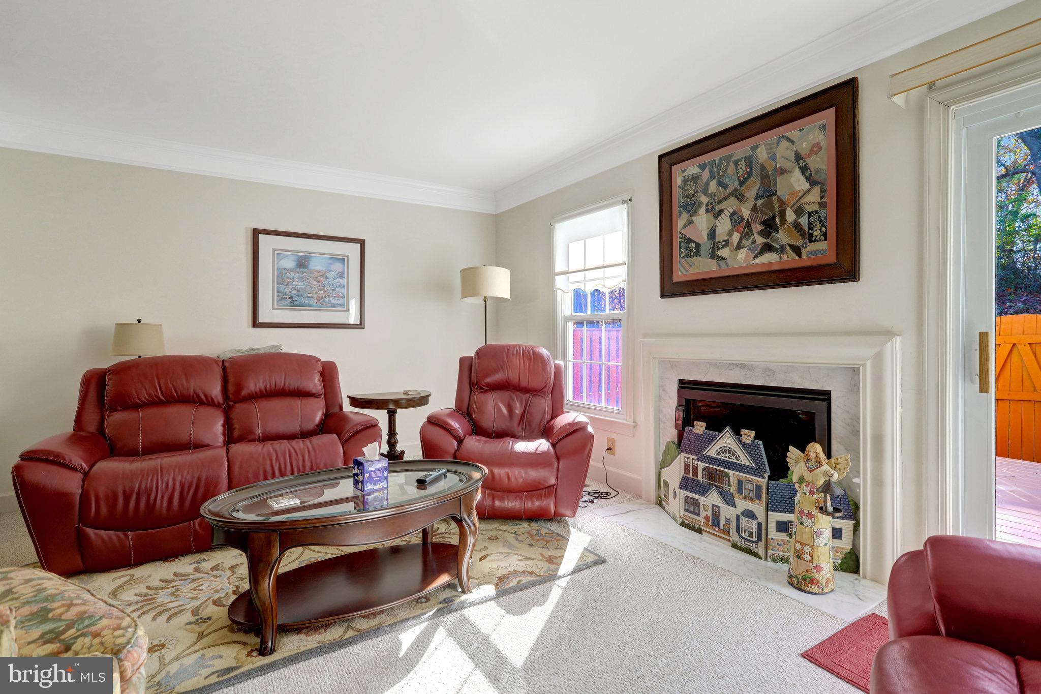 OVERLOOK POINTE - Residential