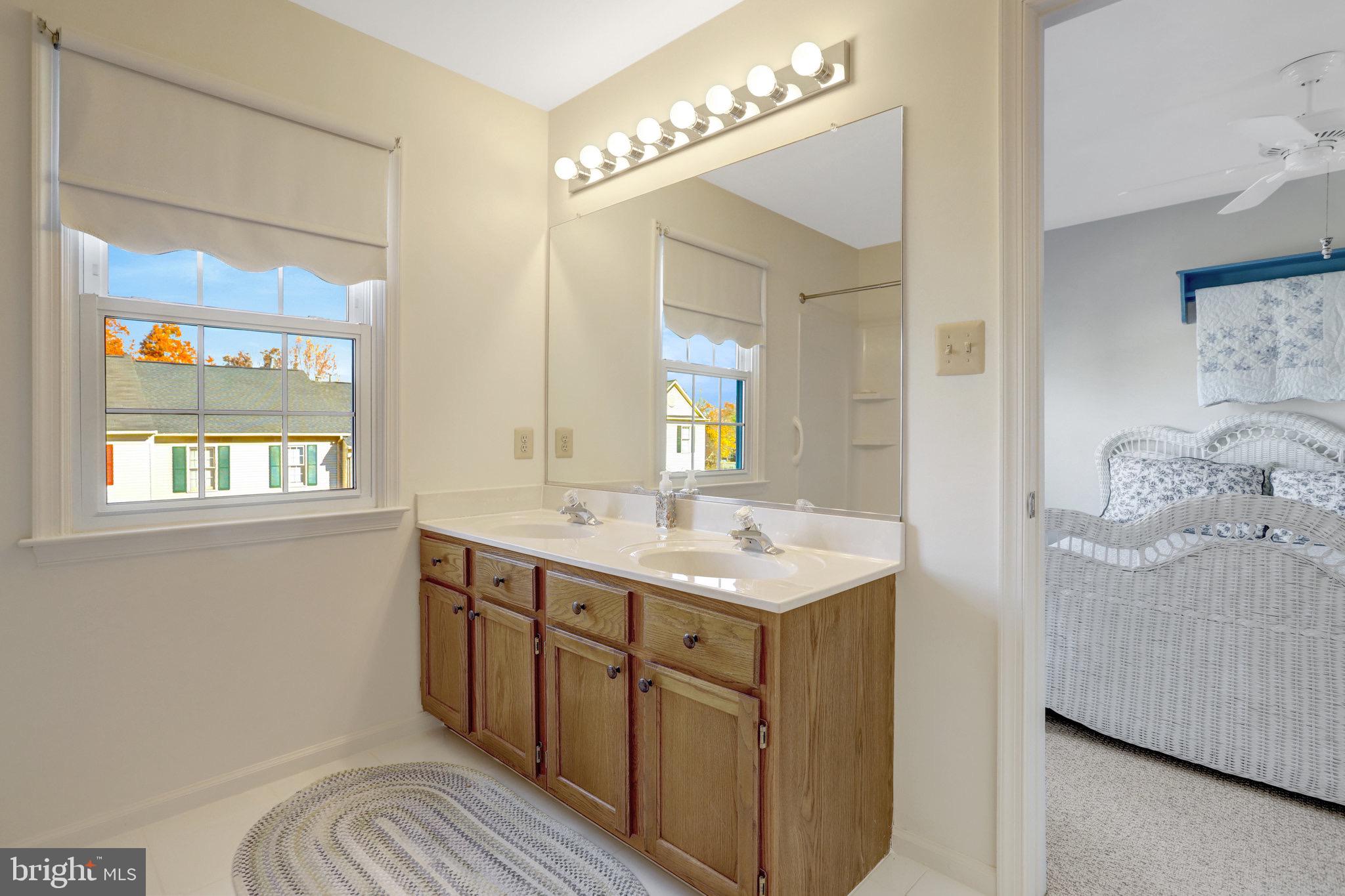 OVERLOOK POINTE - Residential