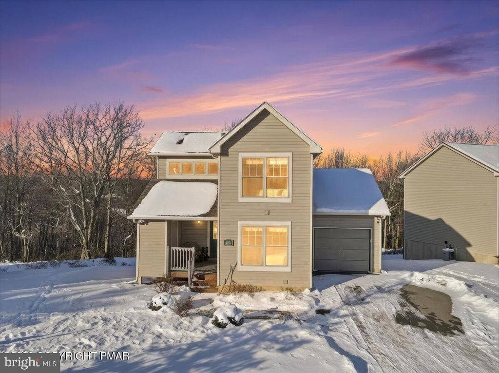 Photo of 208 Sycamore Court, TANNERSVILLE, PA 18372 (MLS # PAMR2006144)