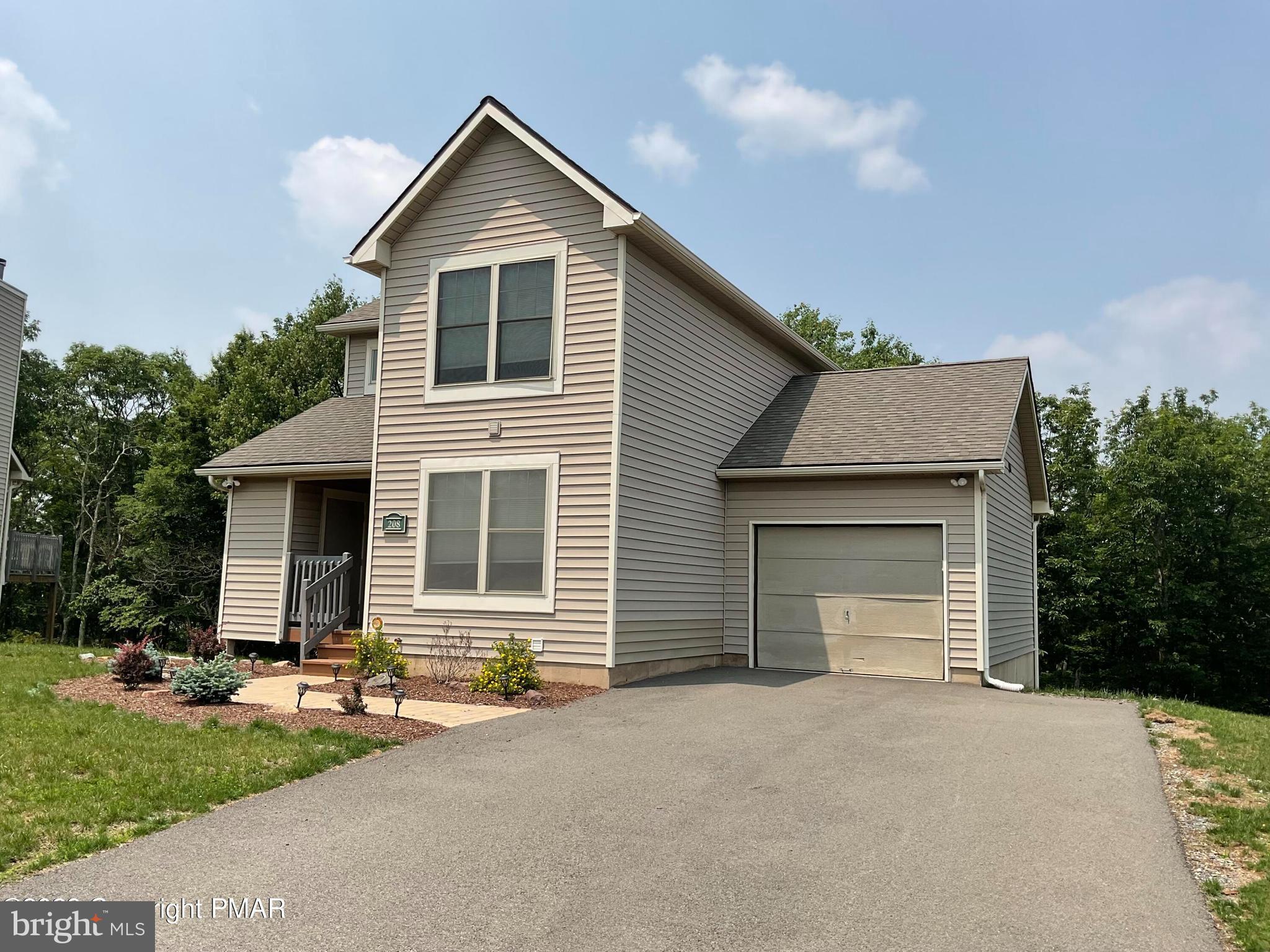 208 SYCAMORE COURT
