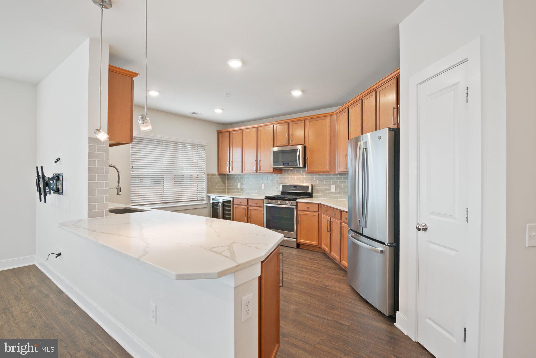 FLATS AT METROWEST - Residential Lease