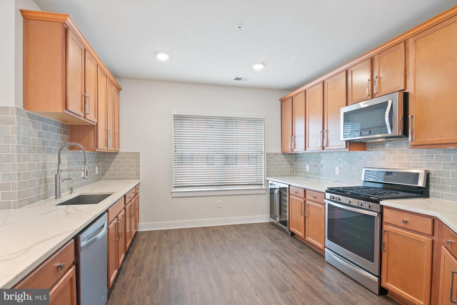 FLATS AT METROWEST - Residential Lease