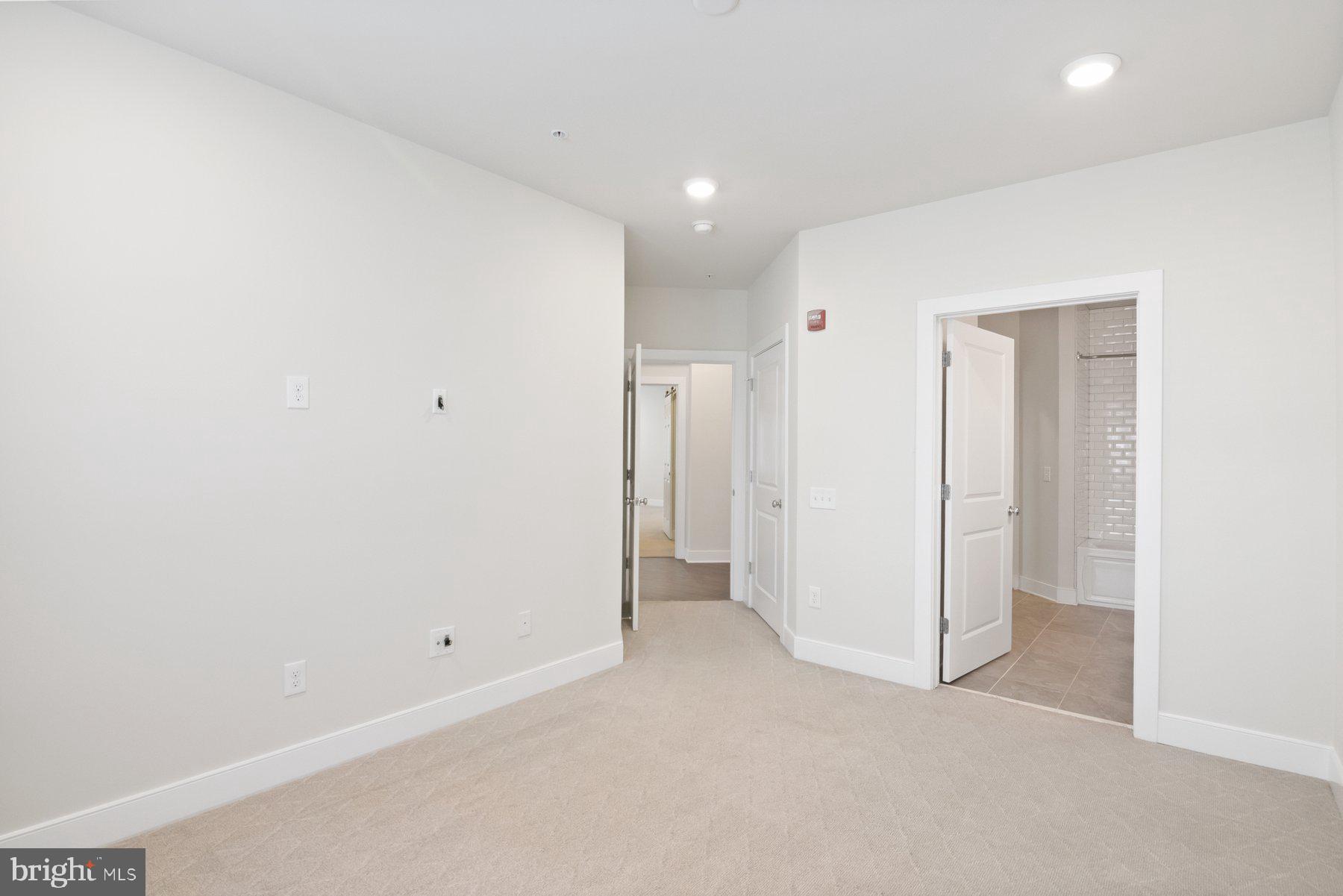 FLATS AT METROWEST - Residential Lease