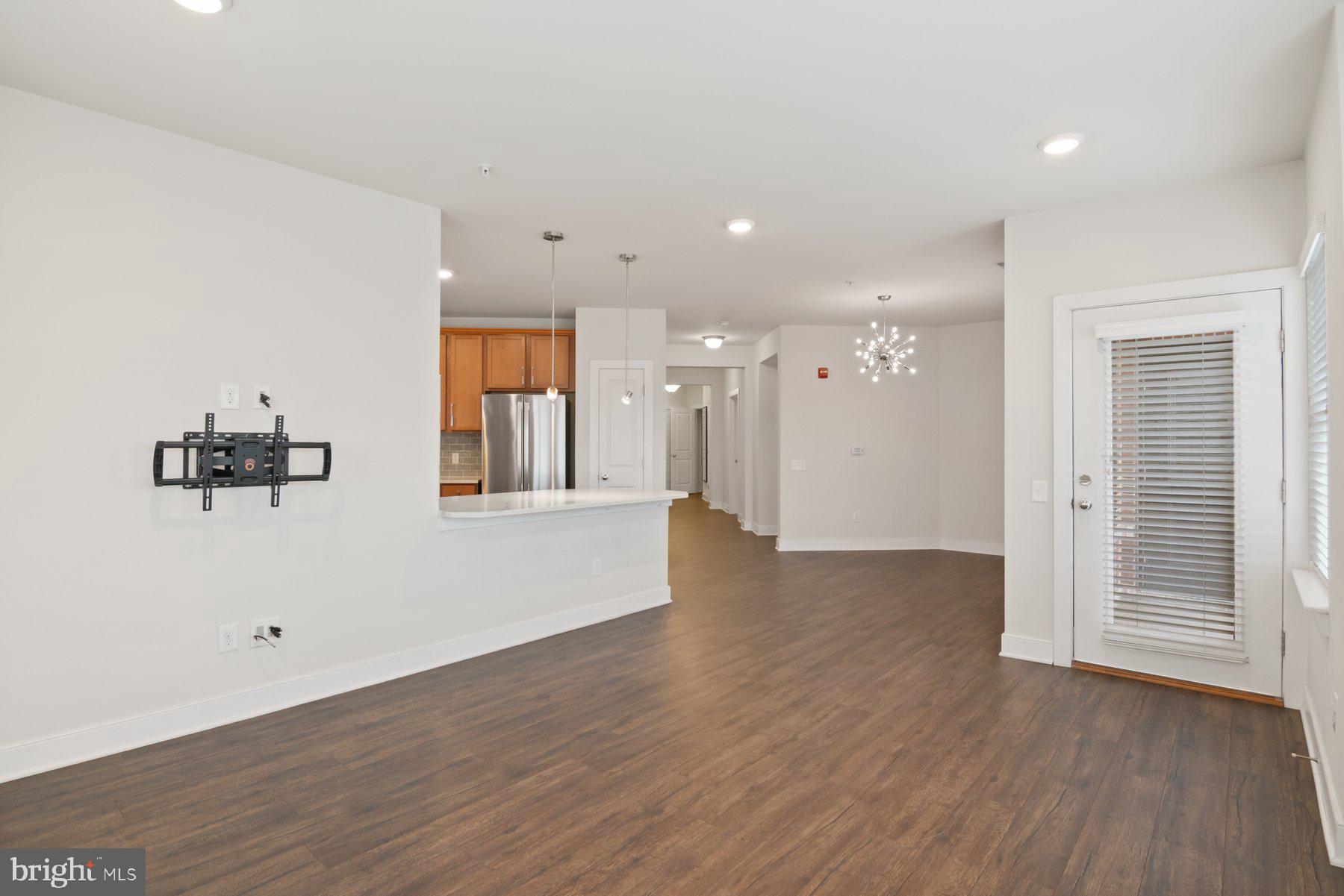 FLATS AT METROWEST - Residential Lease