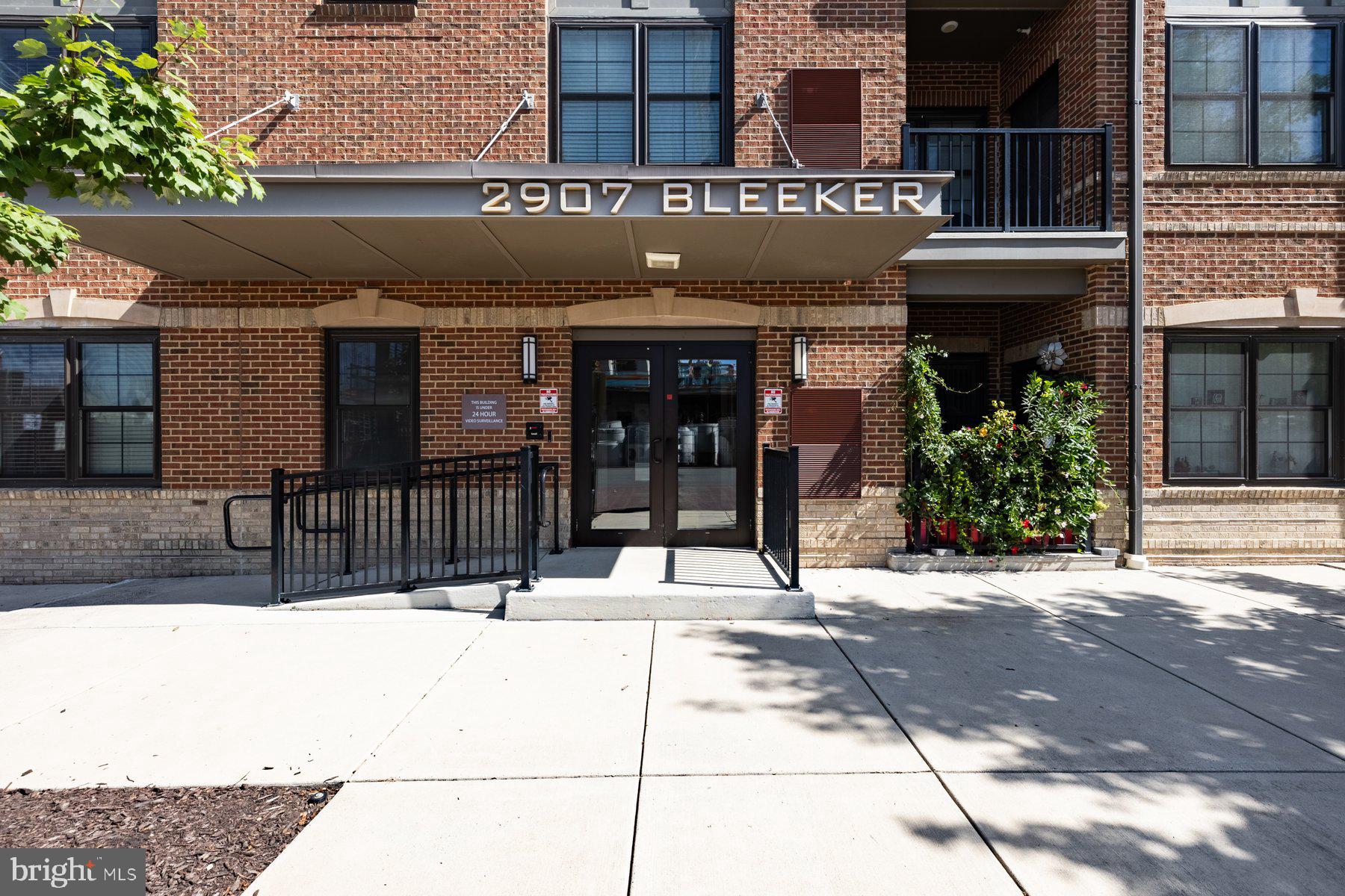 FLATS AT METROWEST - Residential Lease