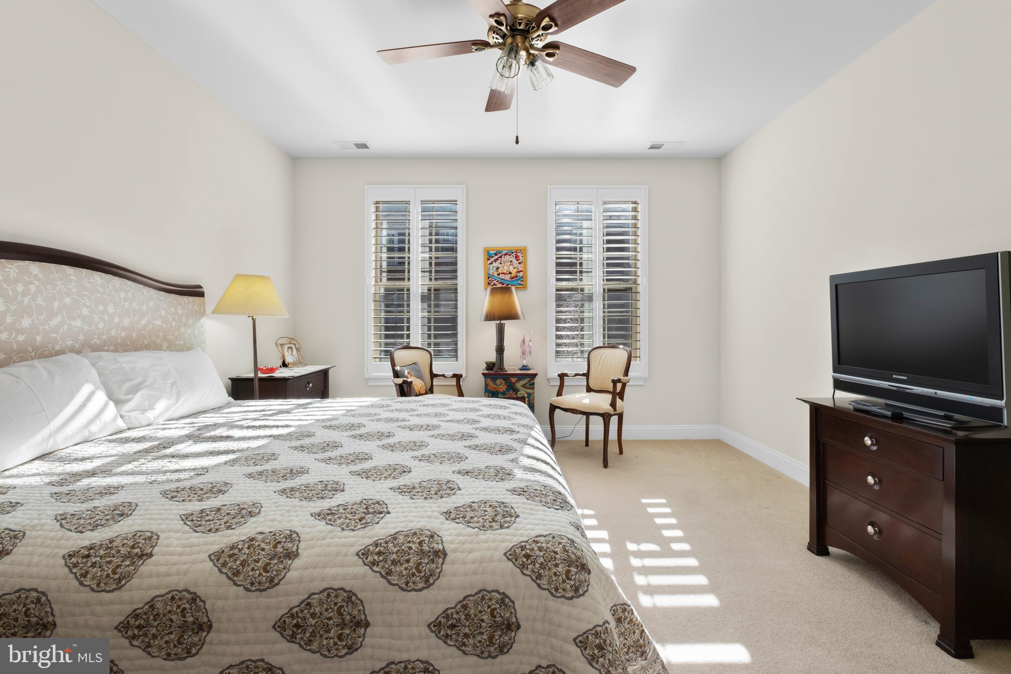 NAVAL SQUARE - Residential