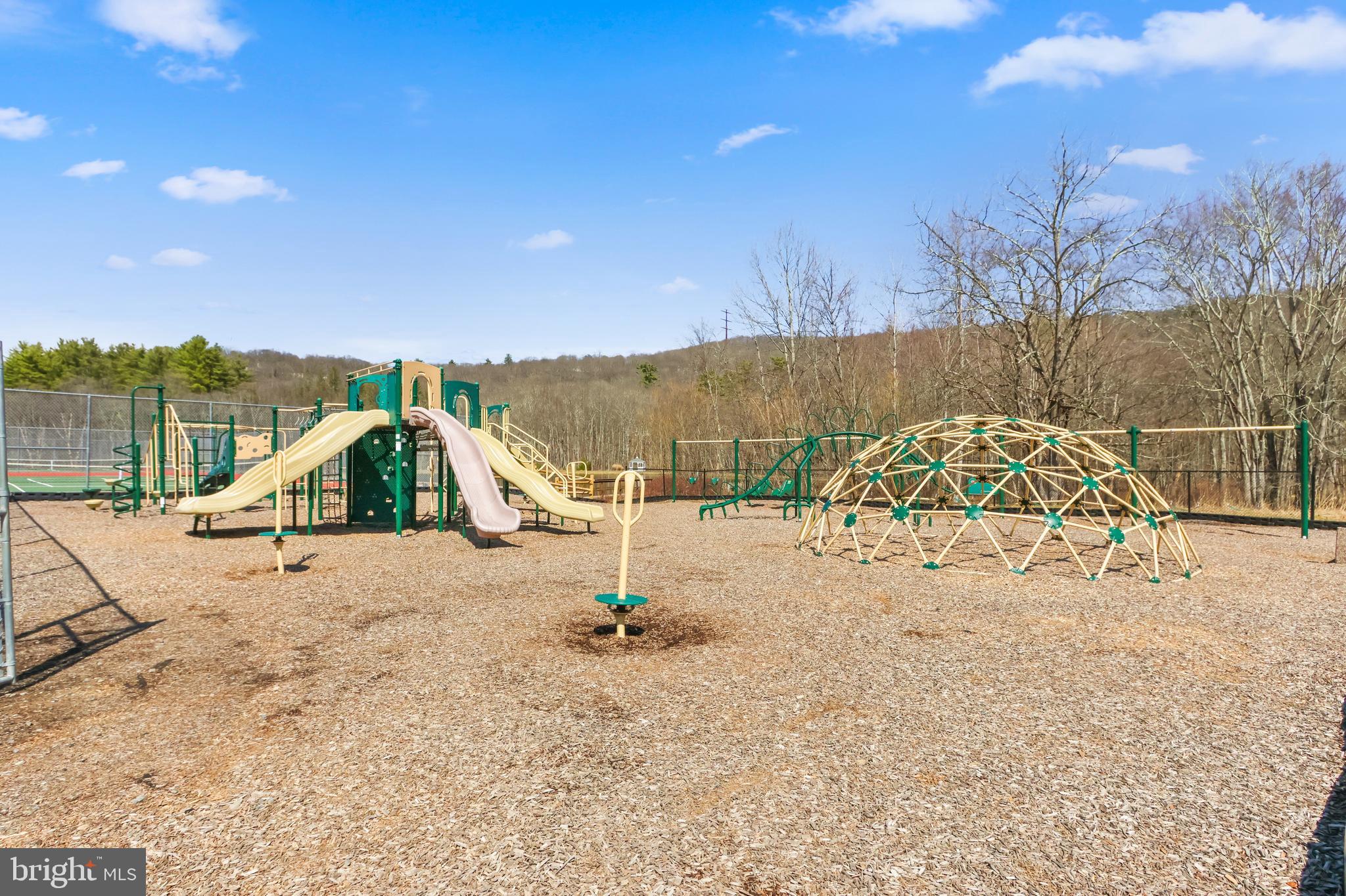 SAW CREEK ESTATES - Residential