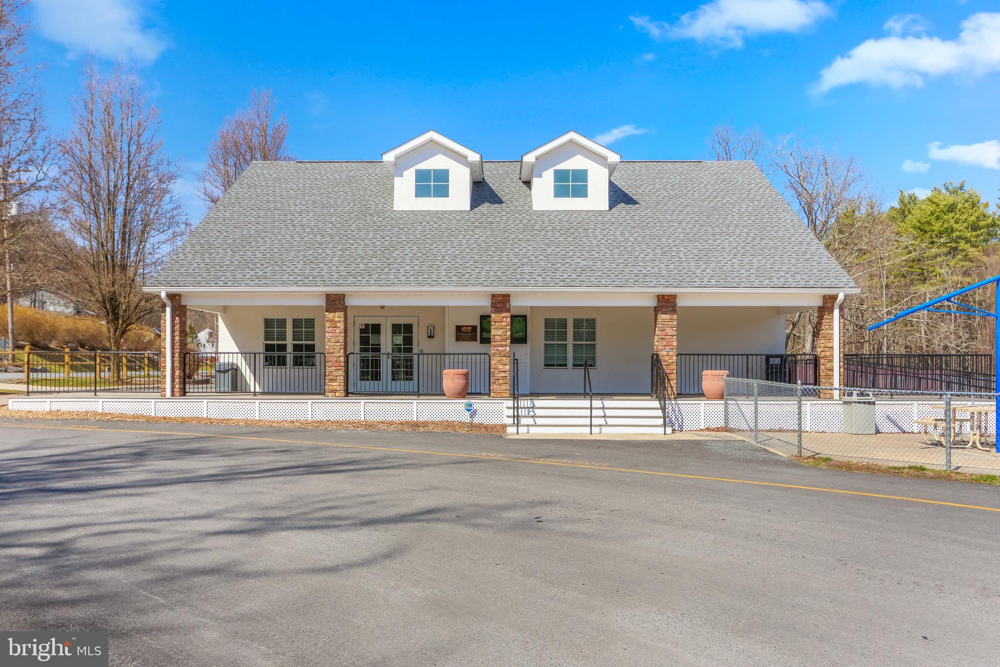 SAW CREEK ESTATES - Residential