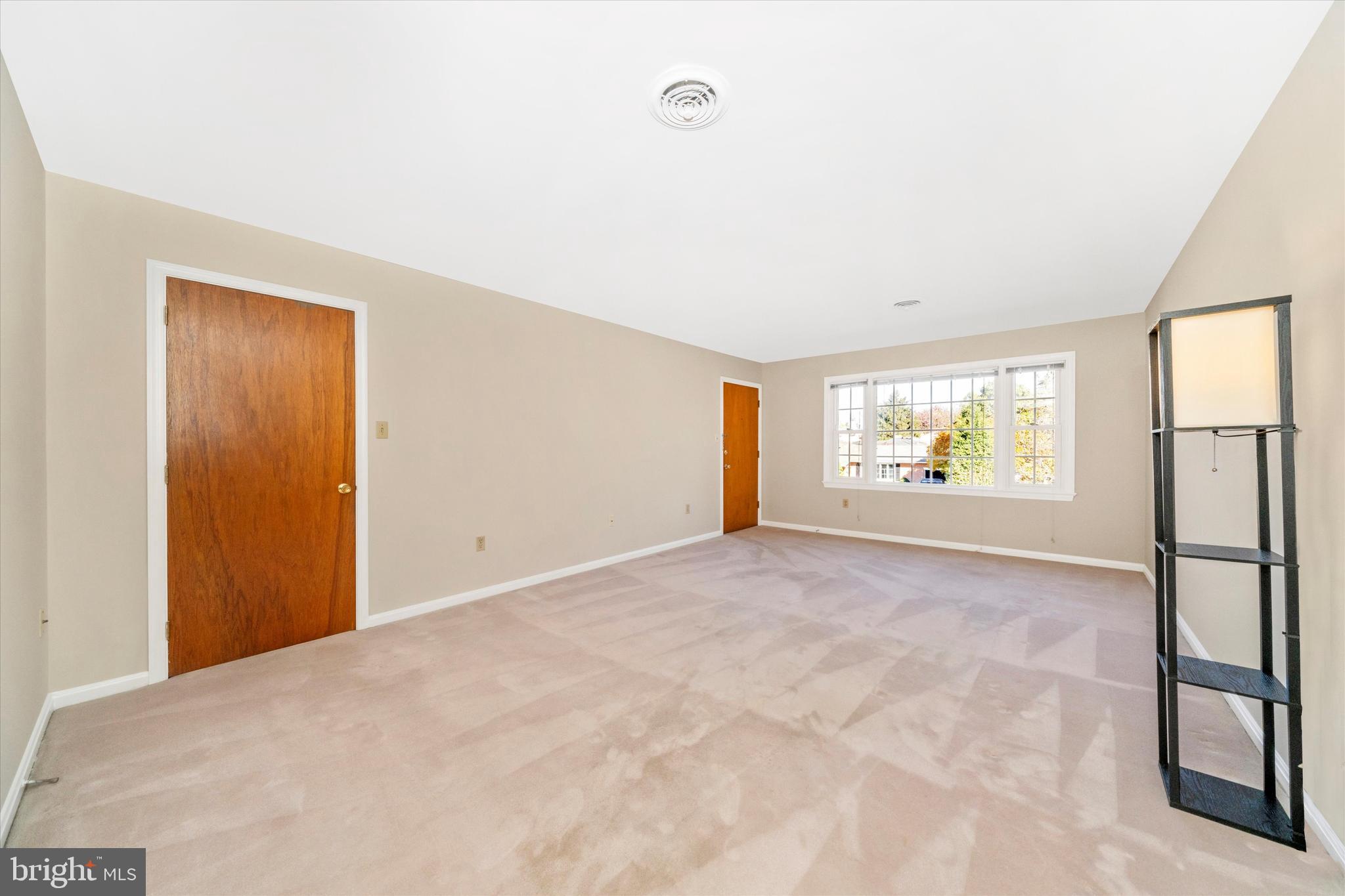 TWIN CREEK PLAZA - Residential