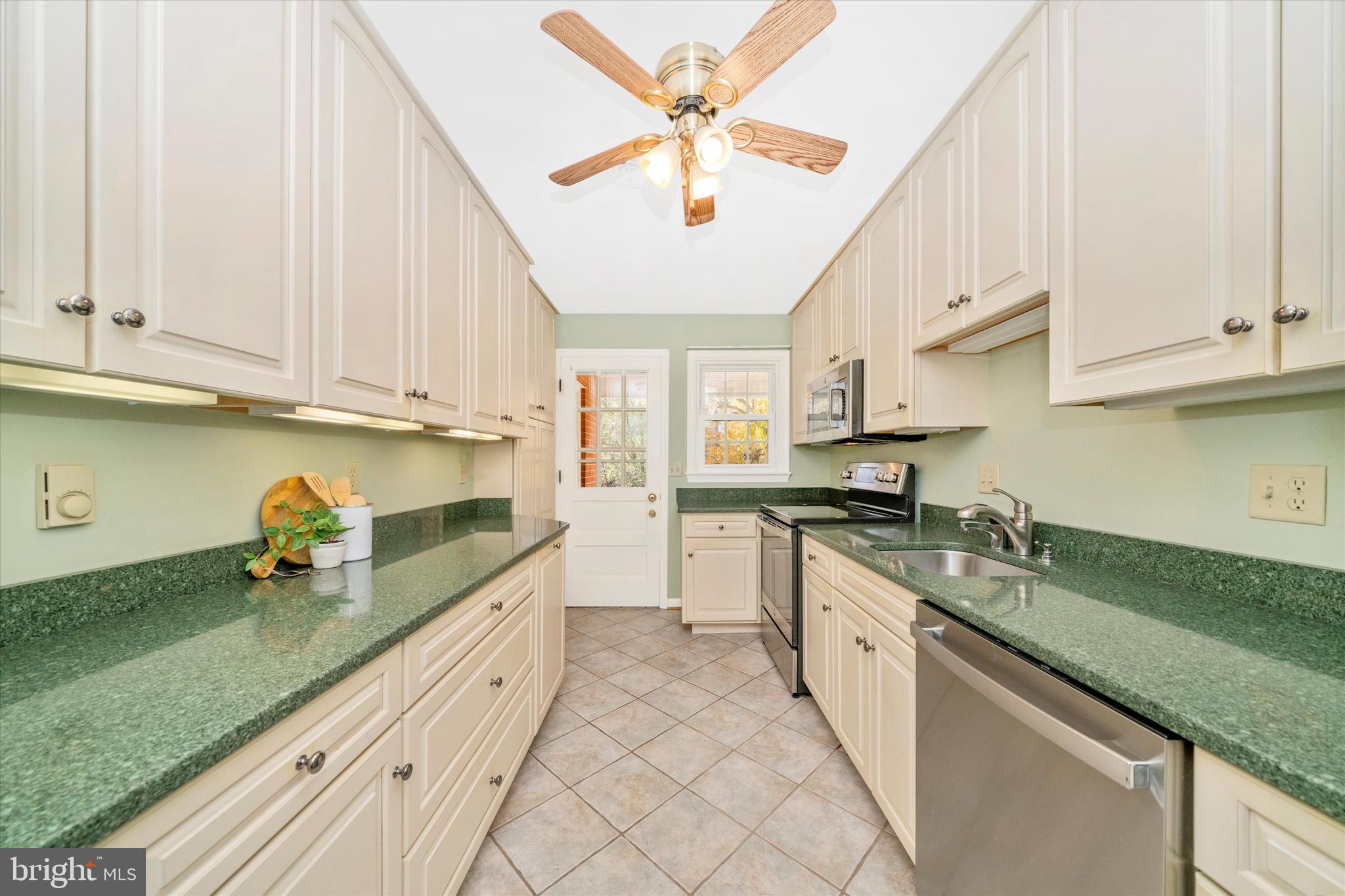 TWIN CREEK PLAZA - Residential