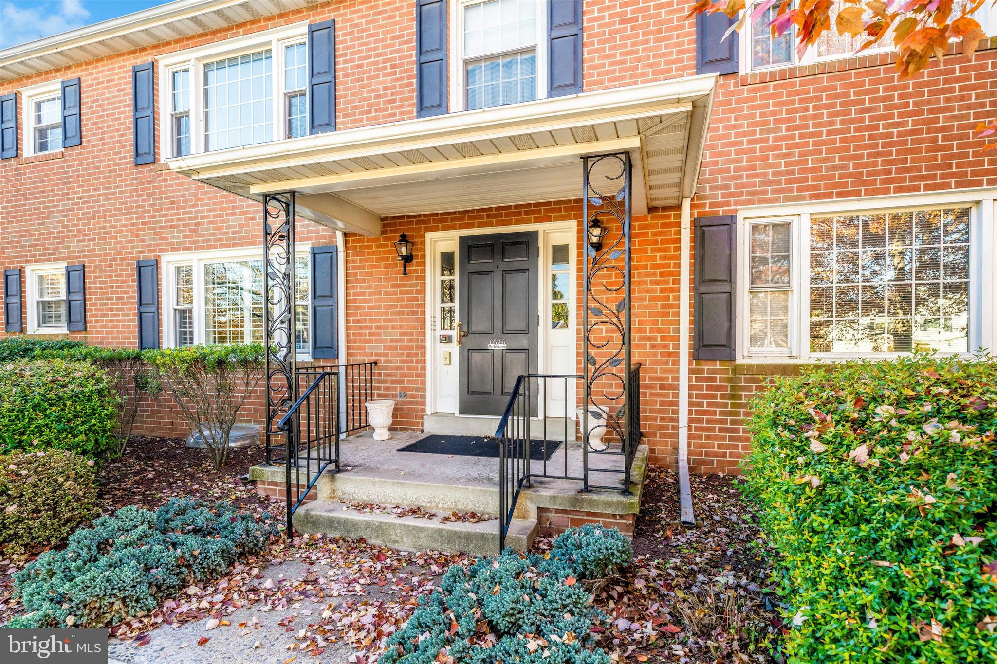 TWIN CREEK PLAZA - Residential