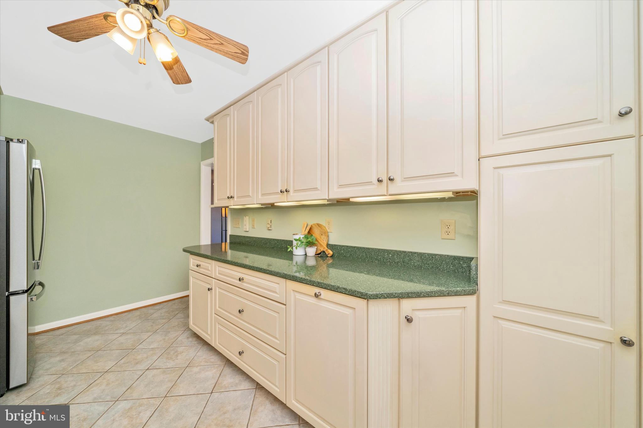 TWIN CREEK PLAZA - Residential