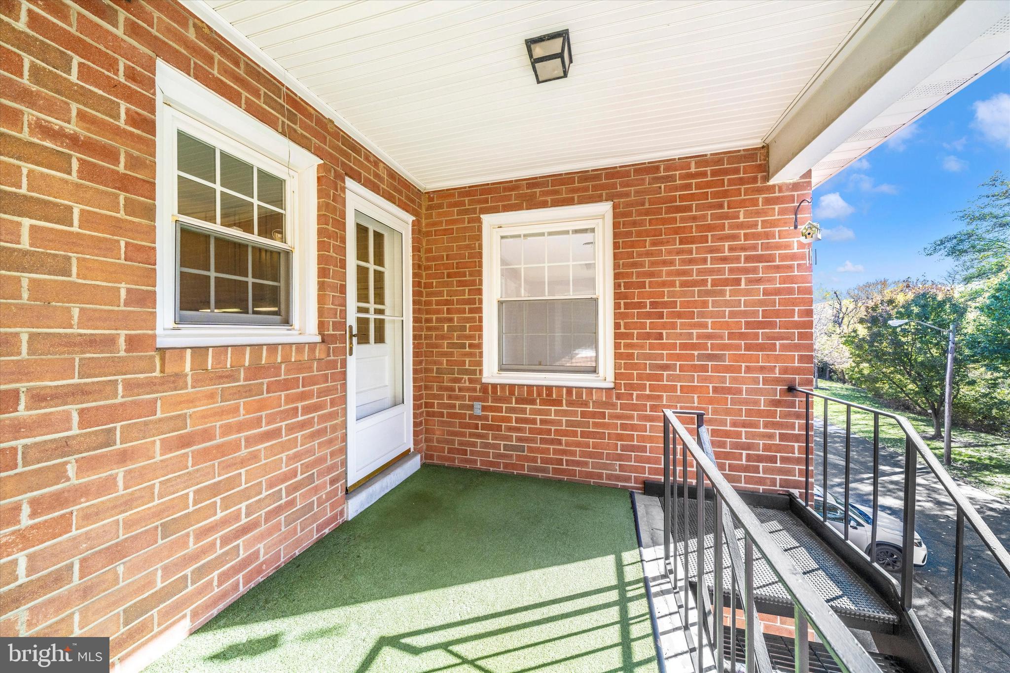 TWIN CREEK PLAZA - Residential