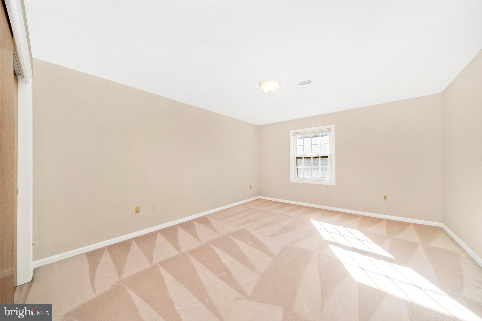 TWIN CREEK PLAZA - Residential