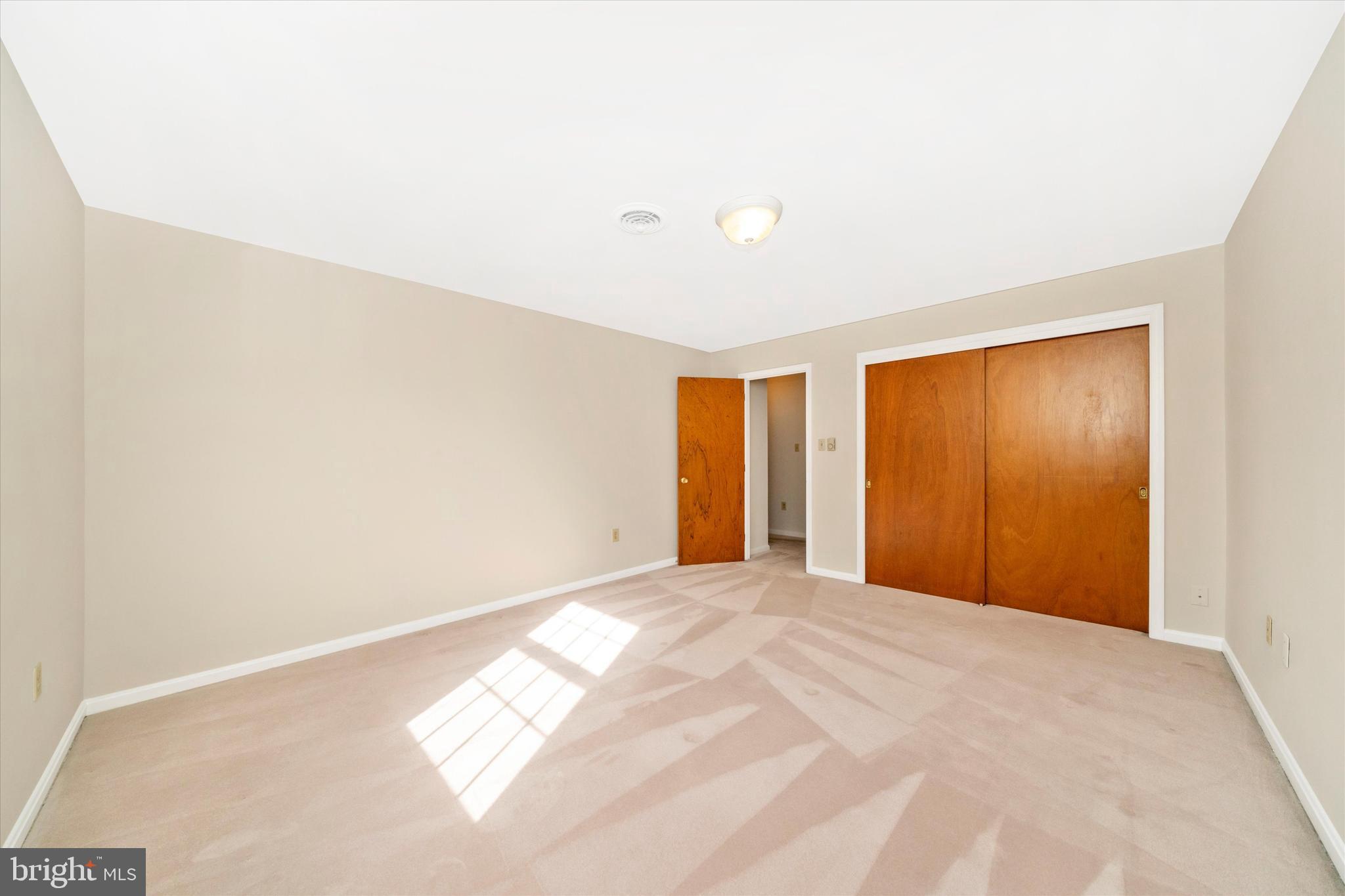 TWIN CREEK PLAZA - Residential