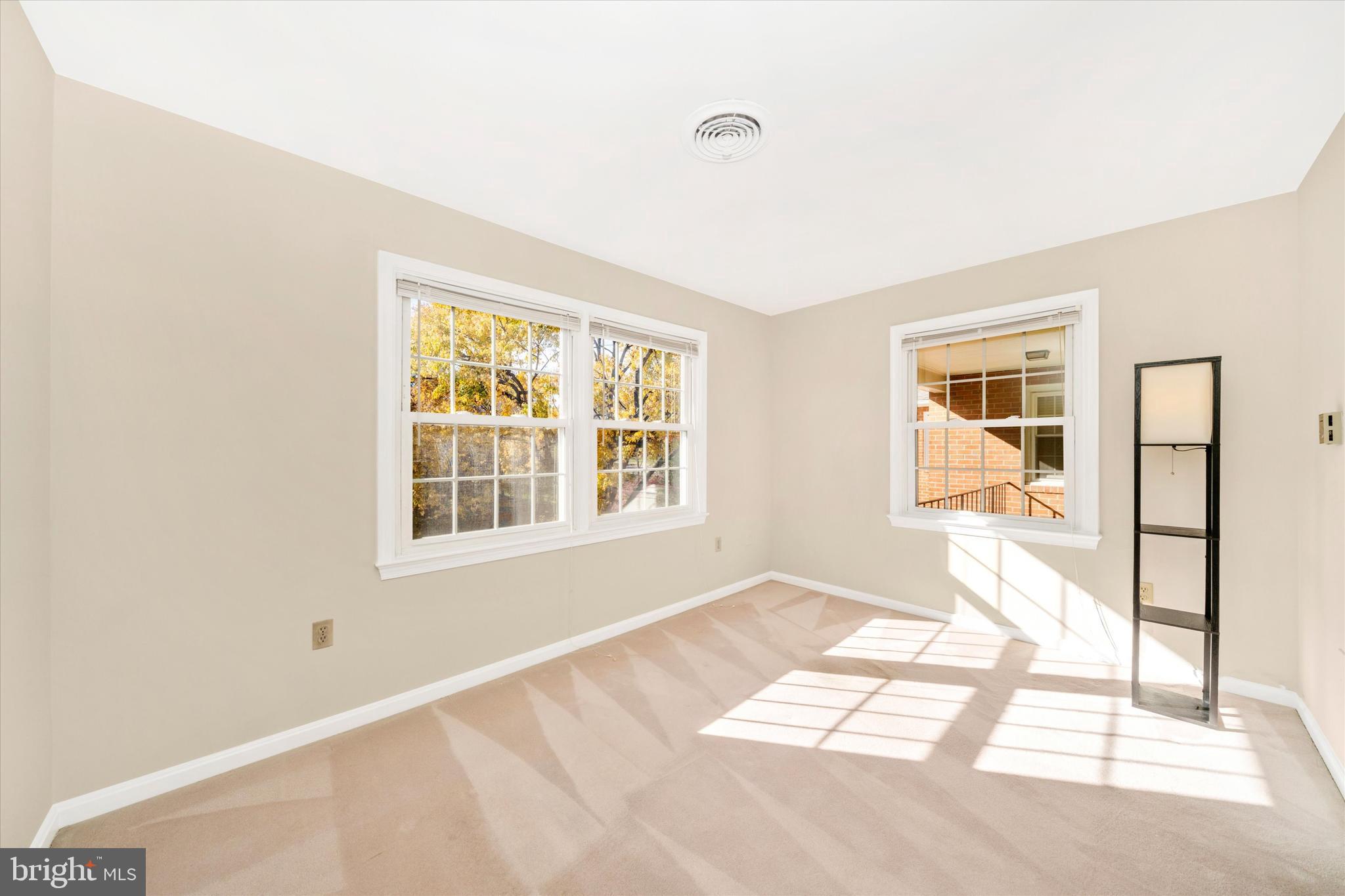 TWIN CREEK PLAZA - Residential