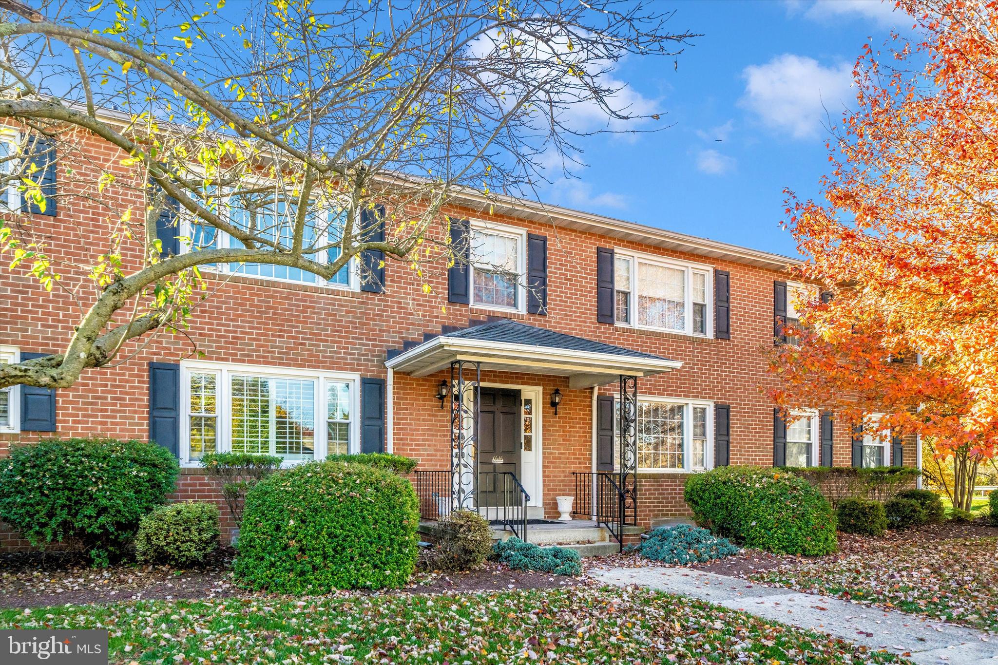 TWIN CREEK PLAZA - Residential