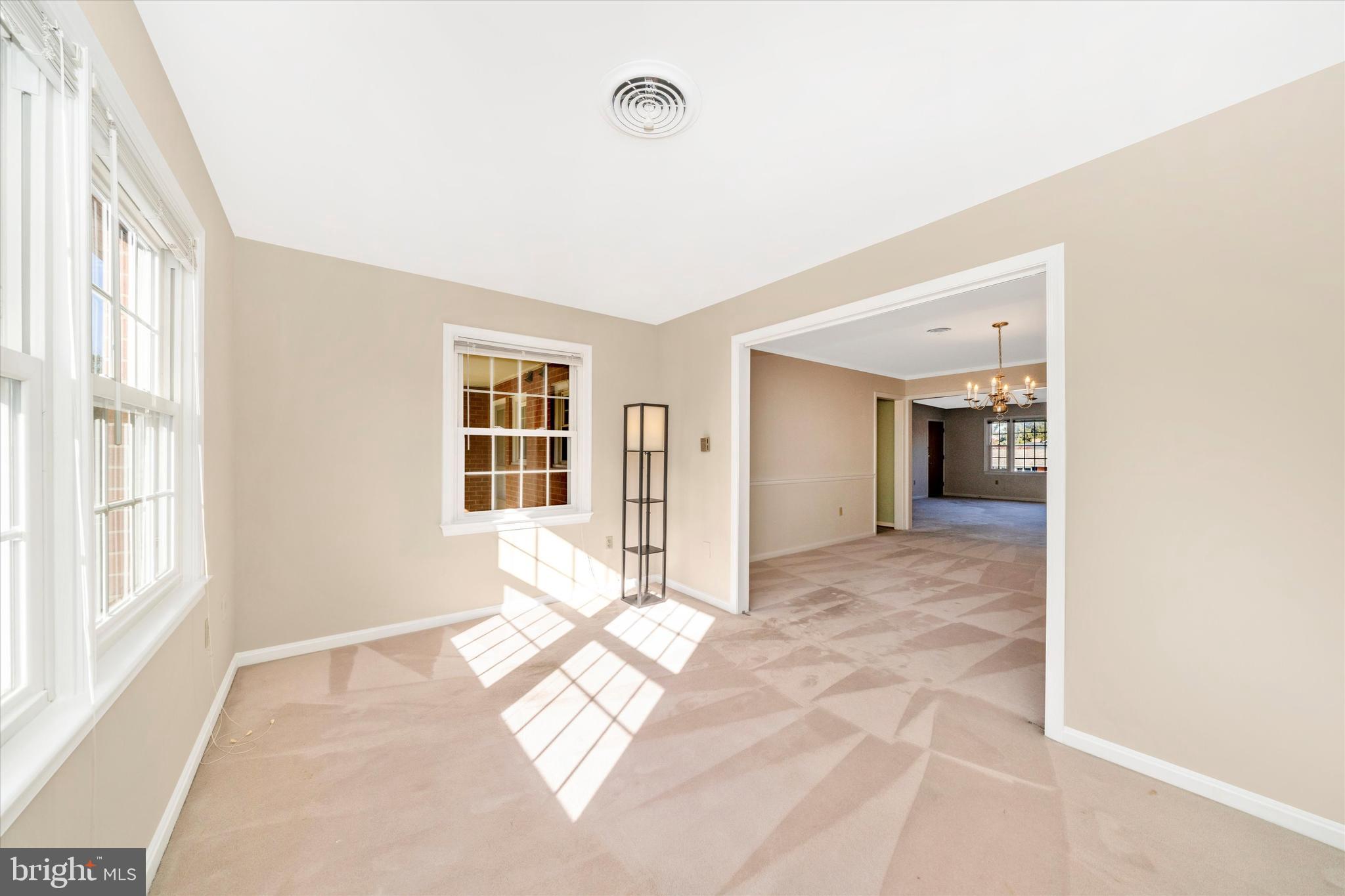 TWIN CREEK PLAZA - Residential