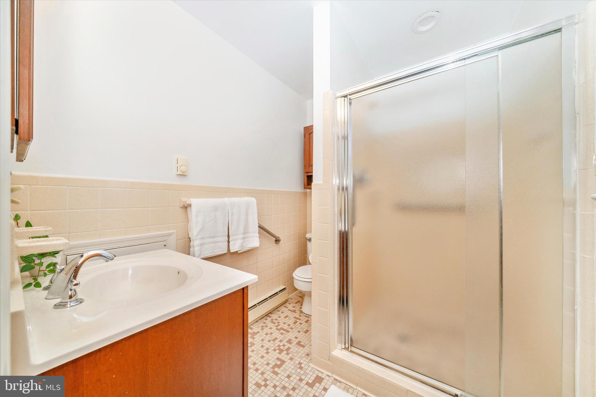 TWIN CREEK PLAZA - Residential