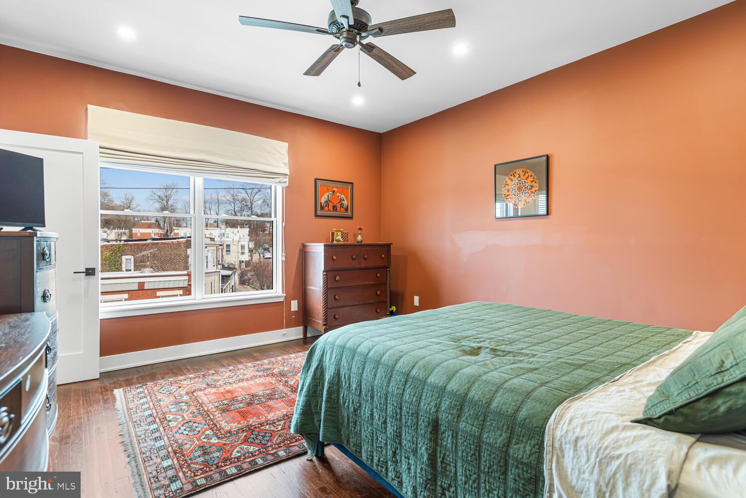 EAST FALLS - Residential