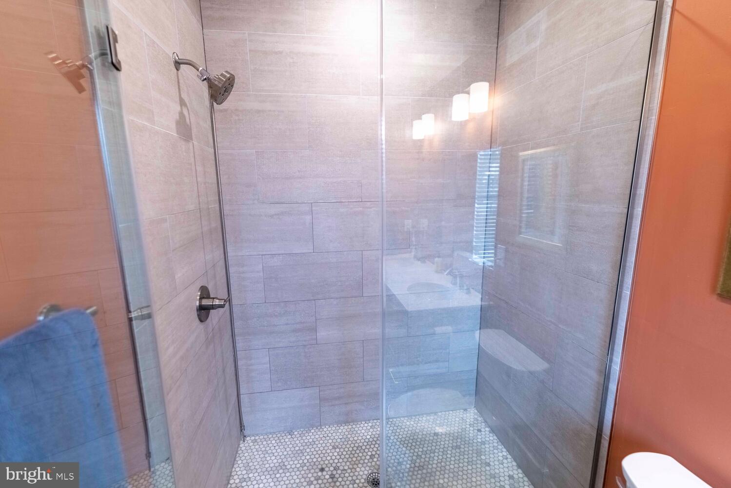 EAST FALLS - Residential