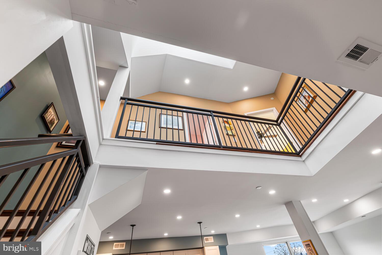 EAST FALLS - Residential