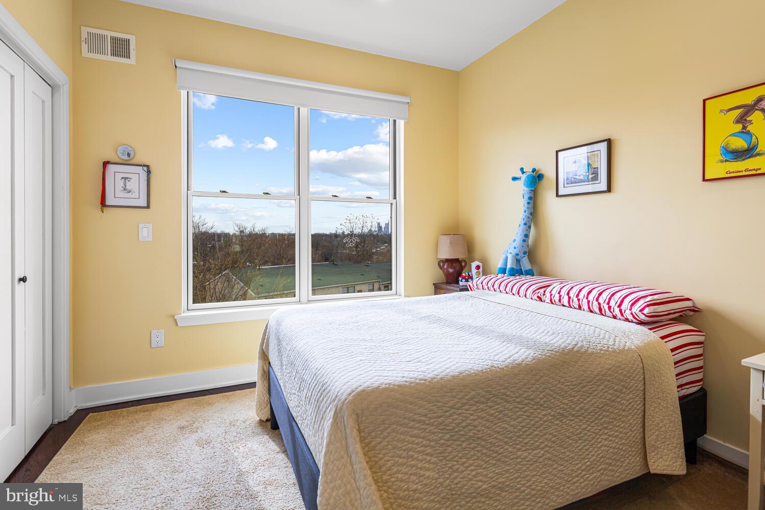 EAST FALLS - Residential