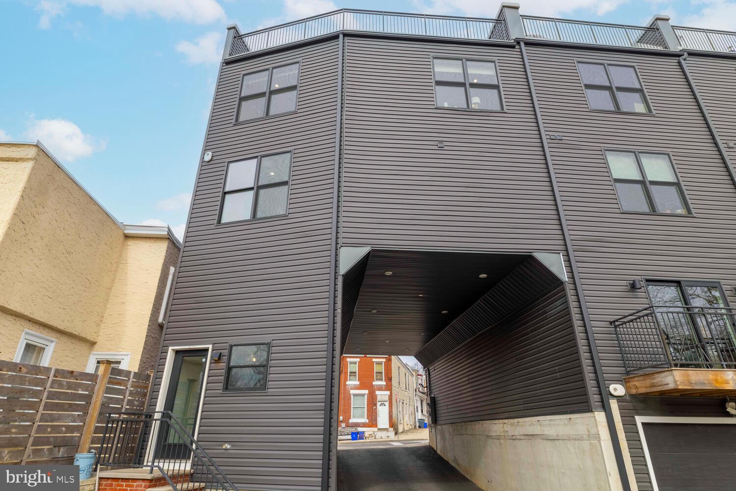 EAST FALLS - Residential