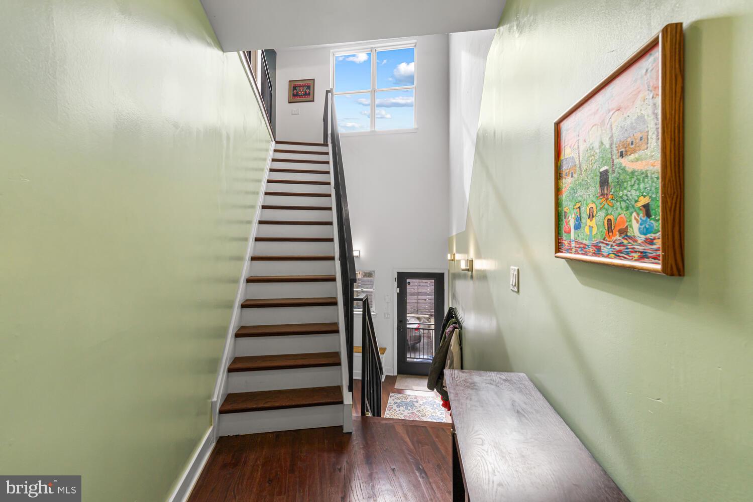 EAST FALLS - Residential