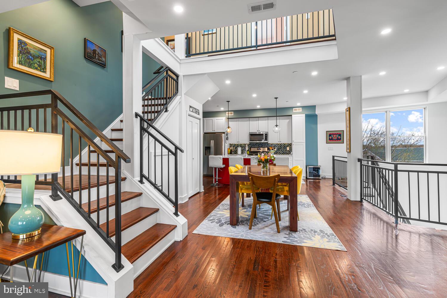 EAST FALLS - Residential